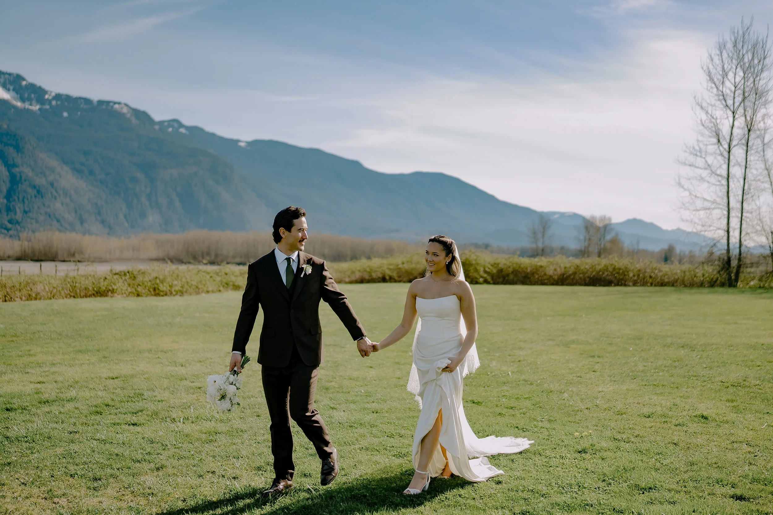 H&S Fraser River Lodge wedding by www.dynamicweddings.ca Officiant DJ photographer Vancouver wedding-74.jpg