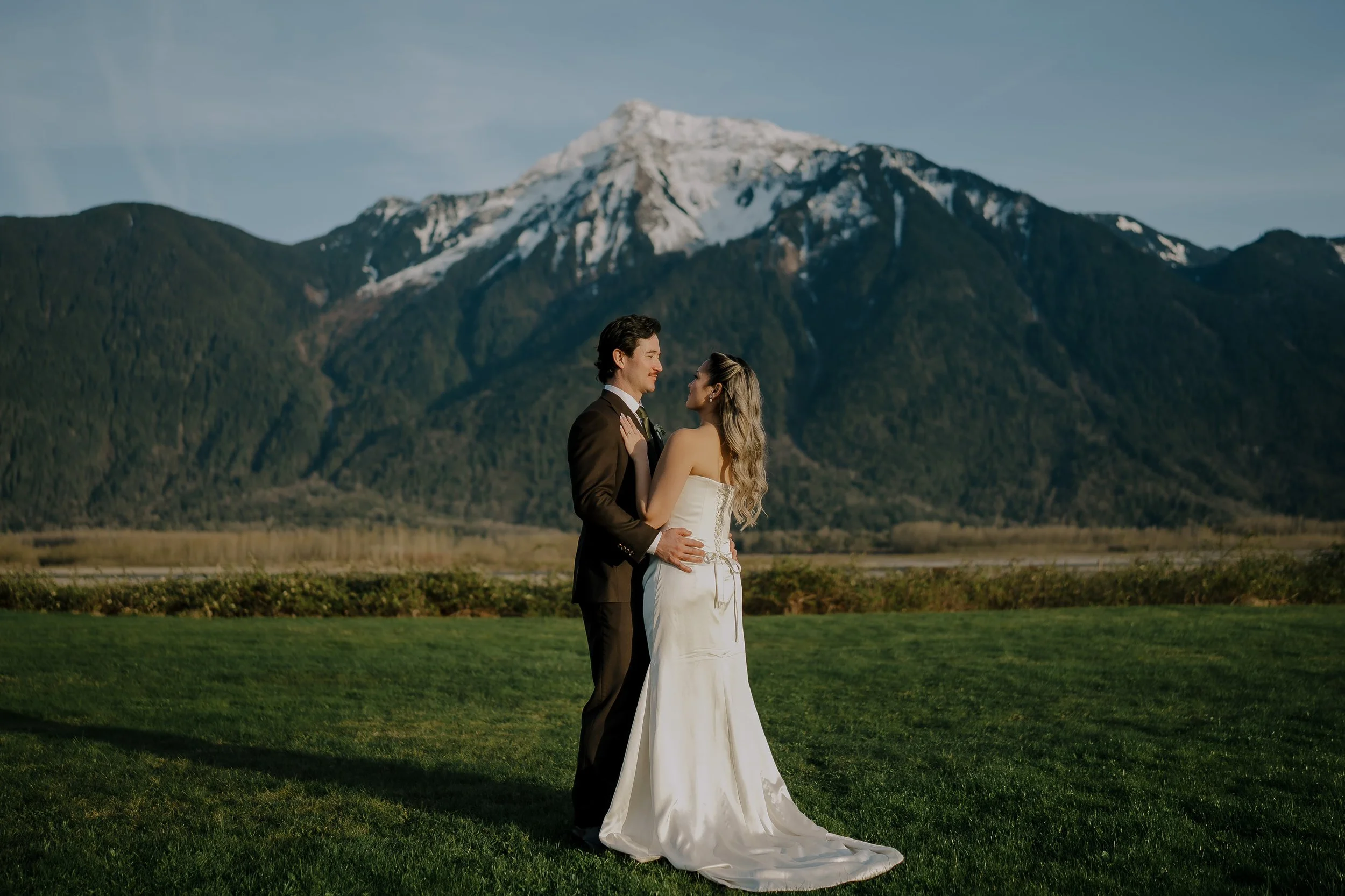 H&S Fraser River Lodge wedding by www.dynamicweddings.ca Officiant DJ photographer Vancouver wedding-113.jpg
