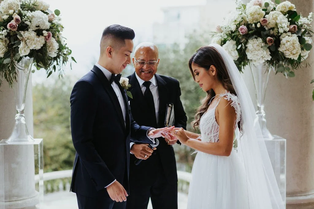 Officiant M www.dynamicweddings.ca - 12.JPG