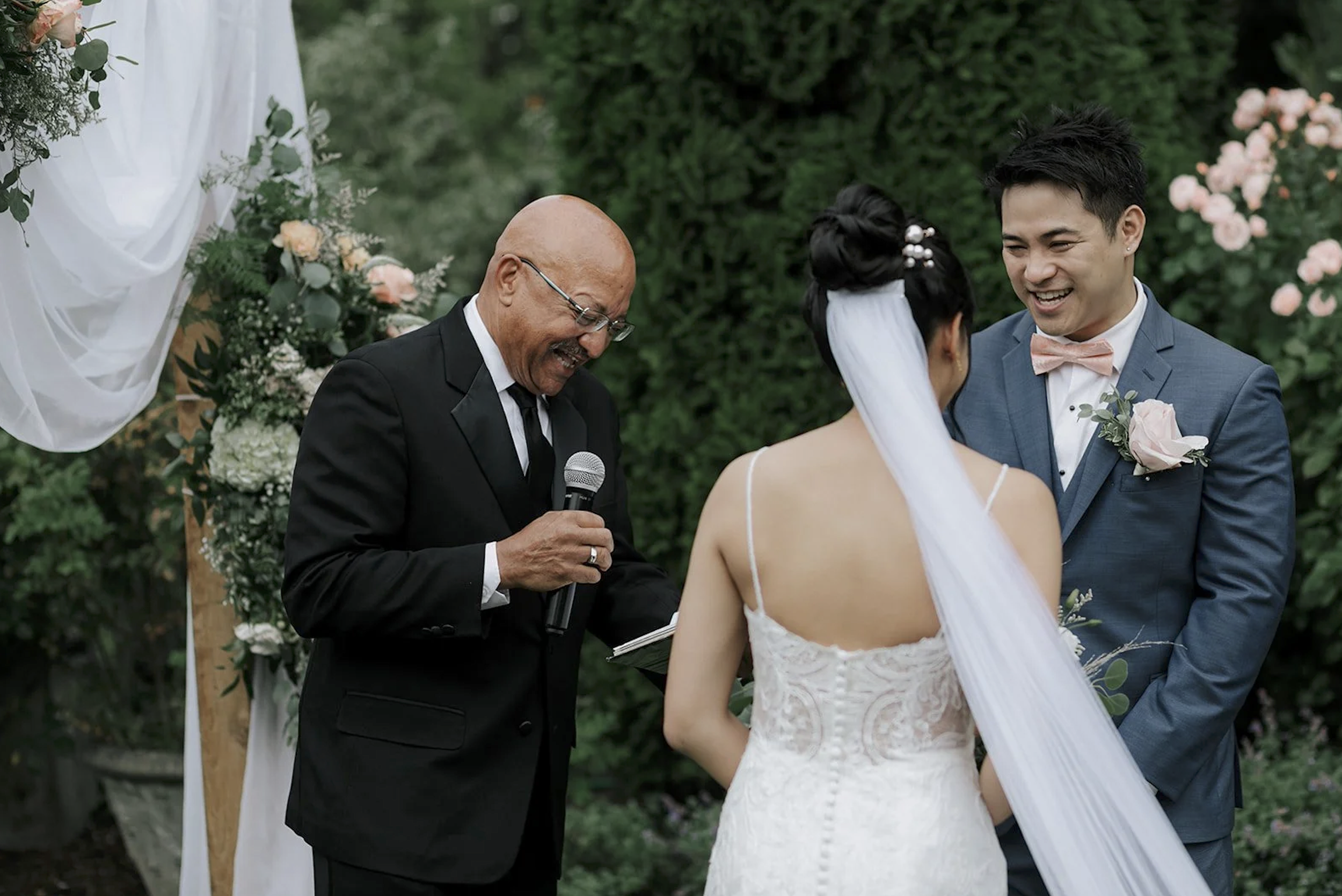 Officiant M www.dynamicweddings.ca - 10.png