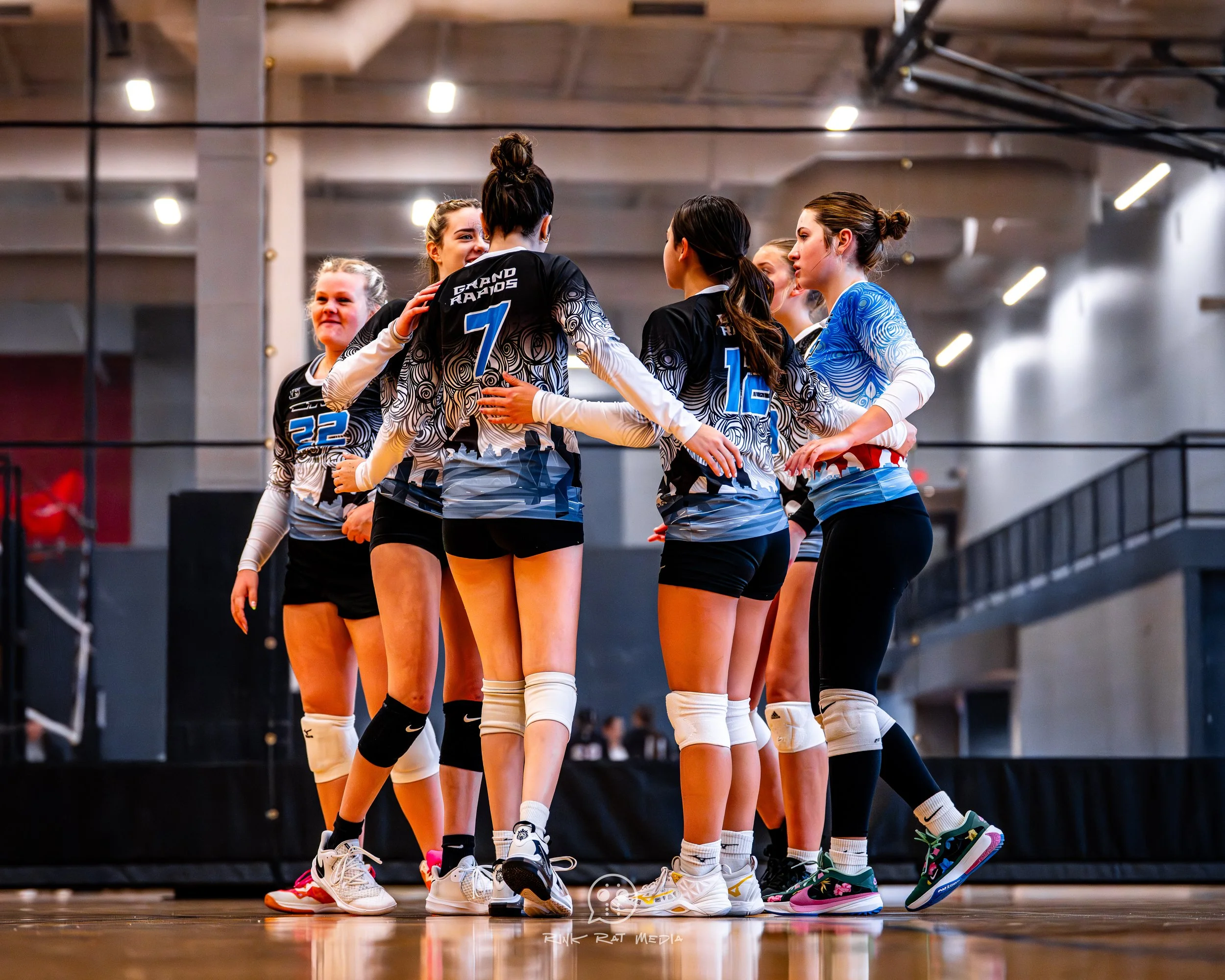 huddle between points