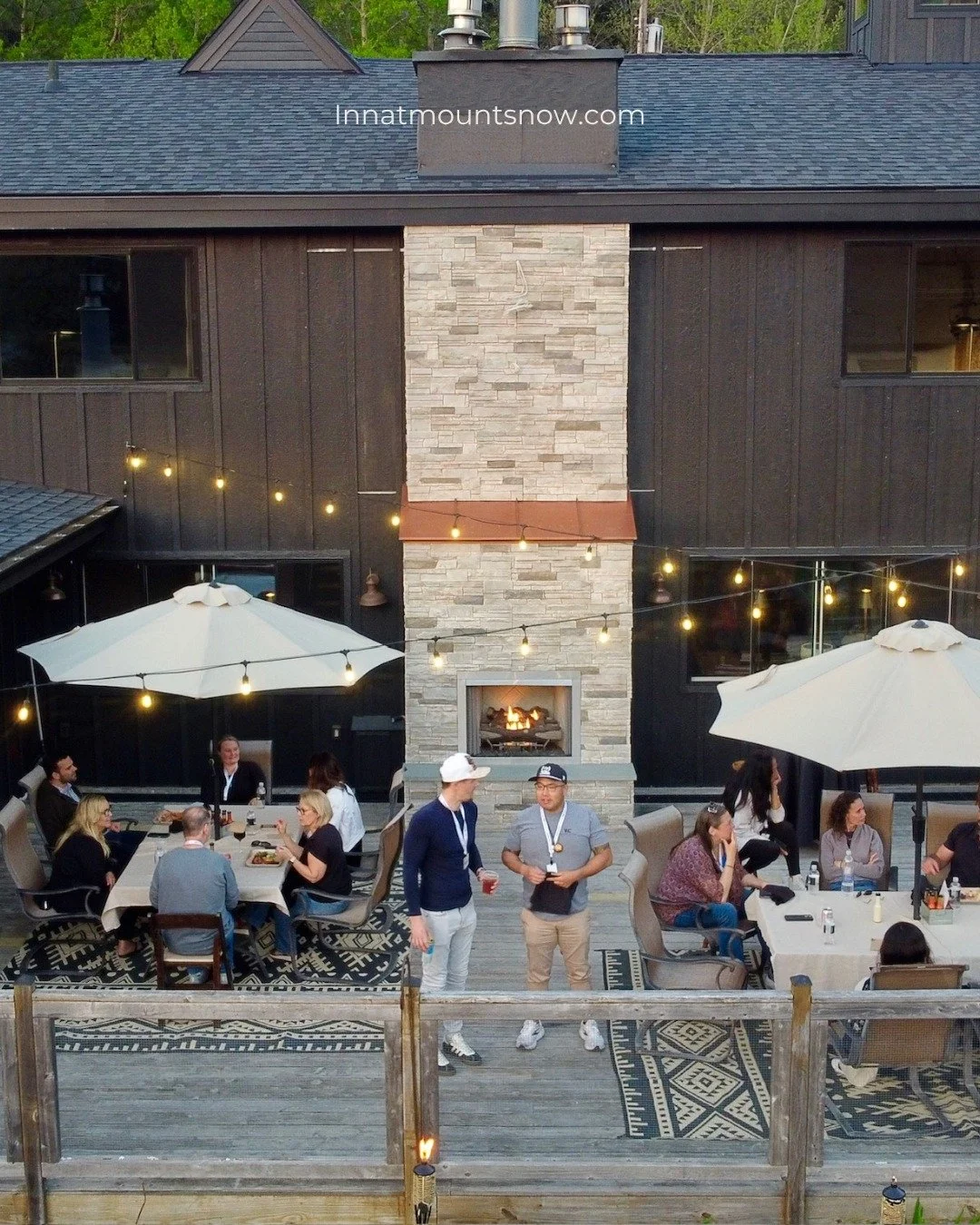 Our welcoming porch provides the perfect spot for relaxed gatherings that feel open, spacious, and grounded in nature. From corporate retreats to milestone moments, it’s all possible here, indoors and out.
🌿 Reach out to learn more about priv