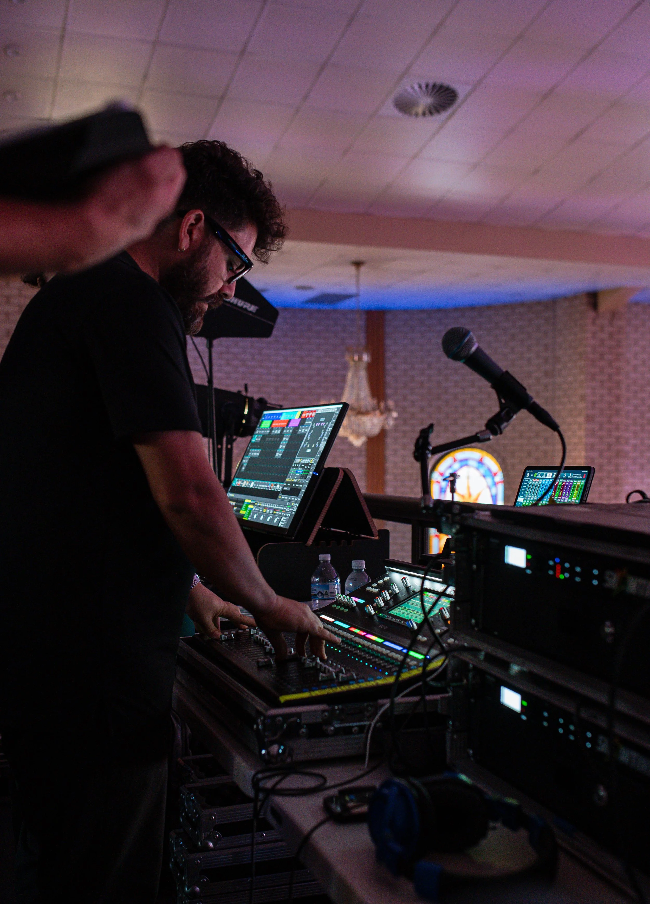 Live 3.jpg