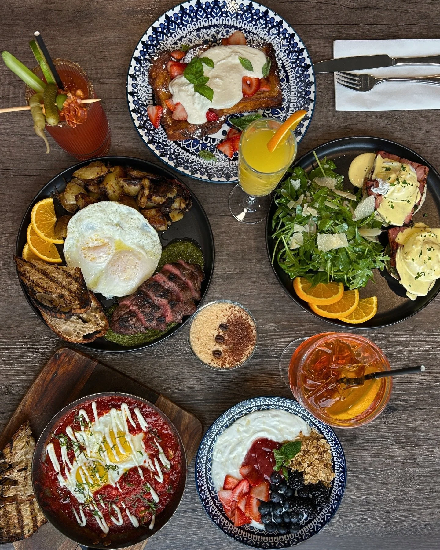 Brunch at Vivo Avanti ☕️ Join us every Sunday 11:30am - 1:30pm. Reserve now - link in bio! 

#vivoavanti #brunch #torontobrunchspots #sundaybrunch #highparktoronto