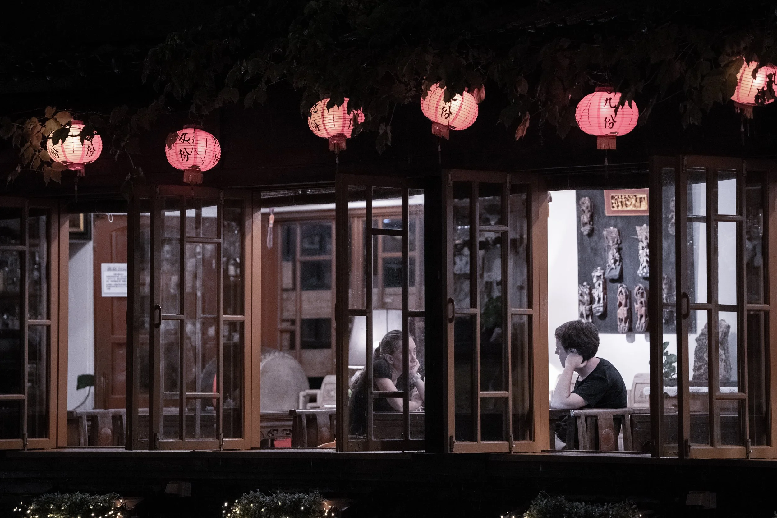 tw_jiufen_teahouse_couple1.jpg