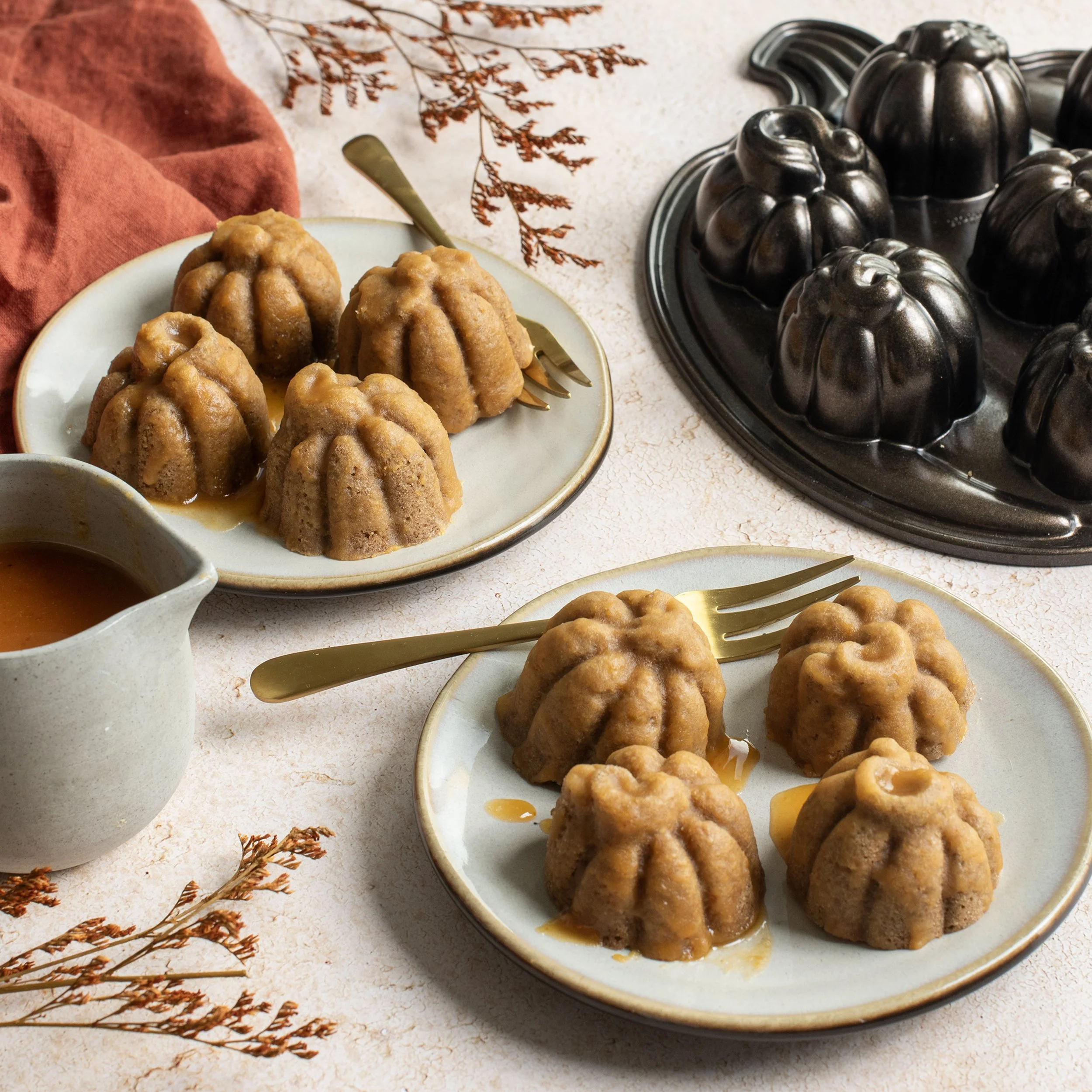 89048_Lil' Pumpkin Cakelet Pan_2025_2_3000x3000.jpg