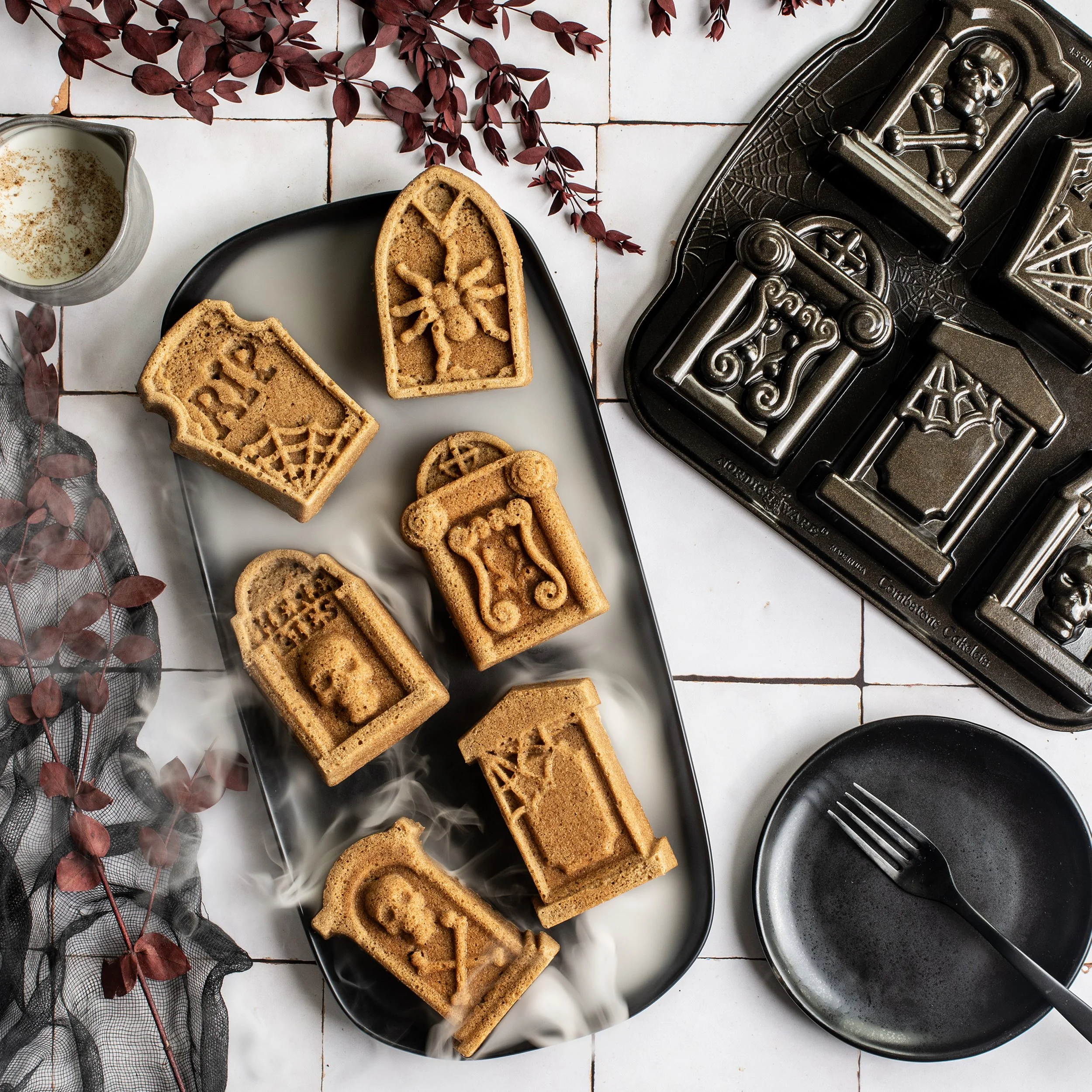 91848_Tombstone Cakelet Pan_2025_2_3000x3000.jpg