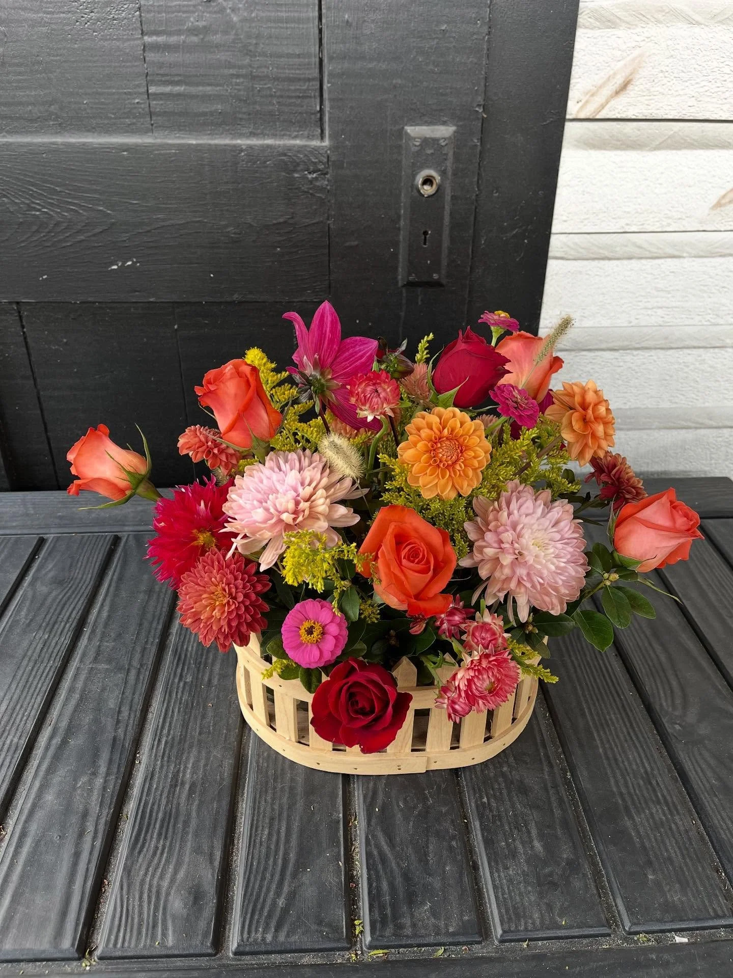 We are at the flower truck today (9/27) until 5, but won&rsquo;t be back until October 7th. So come see us at 121 NC-107, in Cashiers,NC before we are gone for the week! In addition to the bouquet bar, here are some very fall things we&rsquo;ve made 