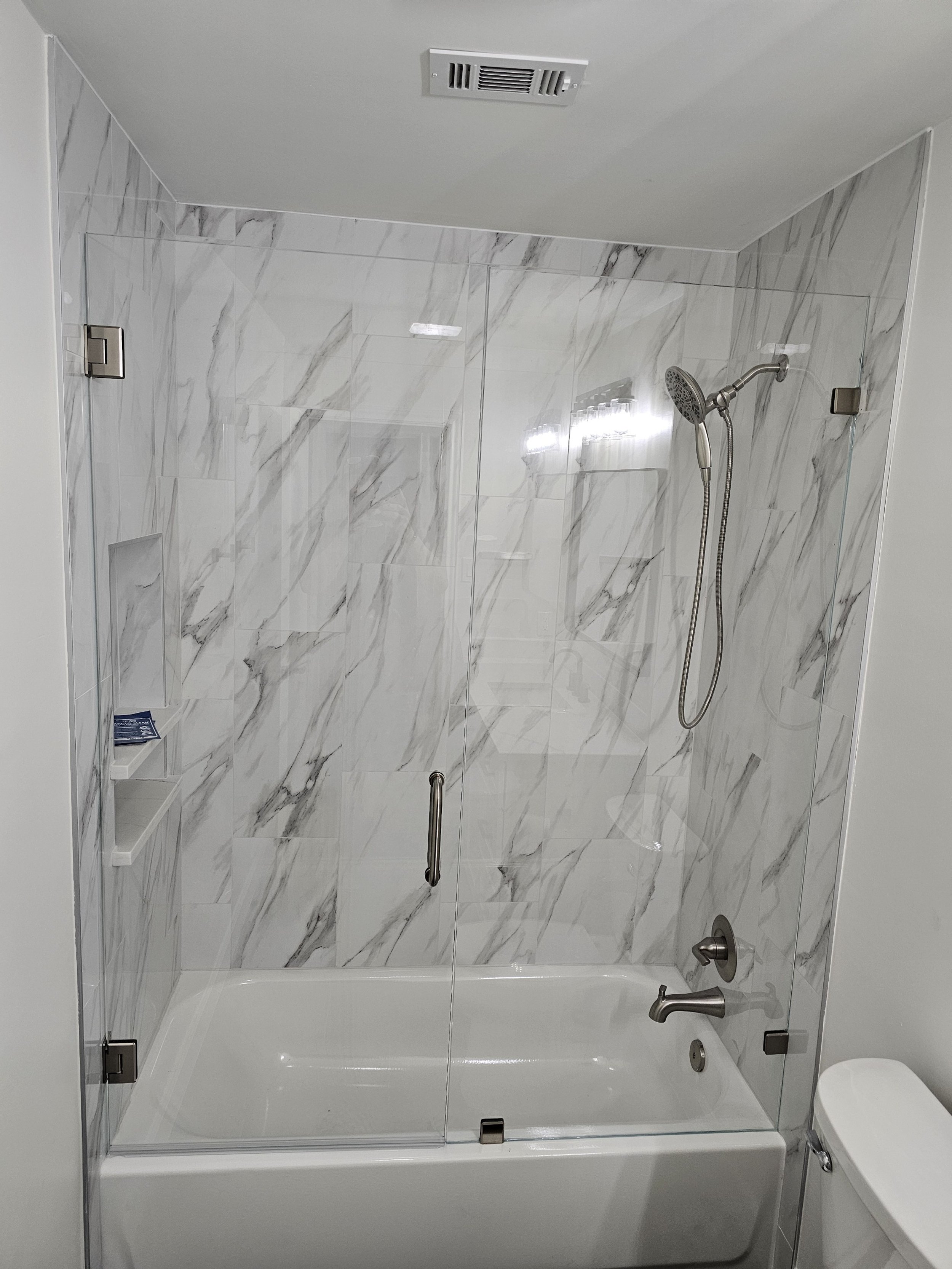 La Vista : Tub remodel
