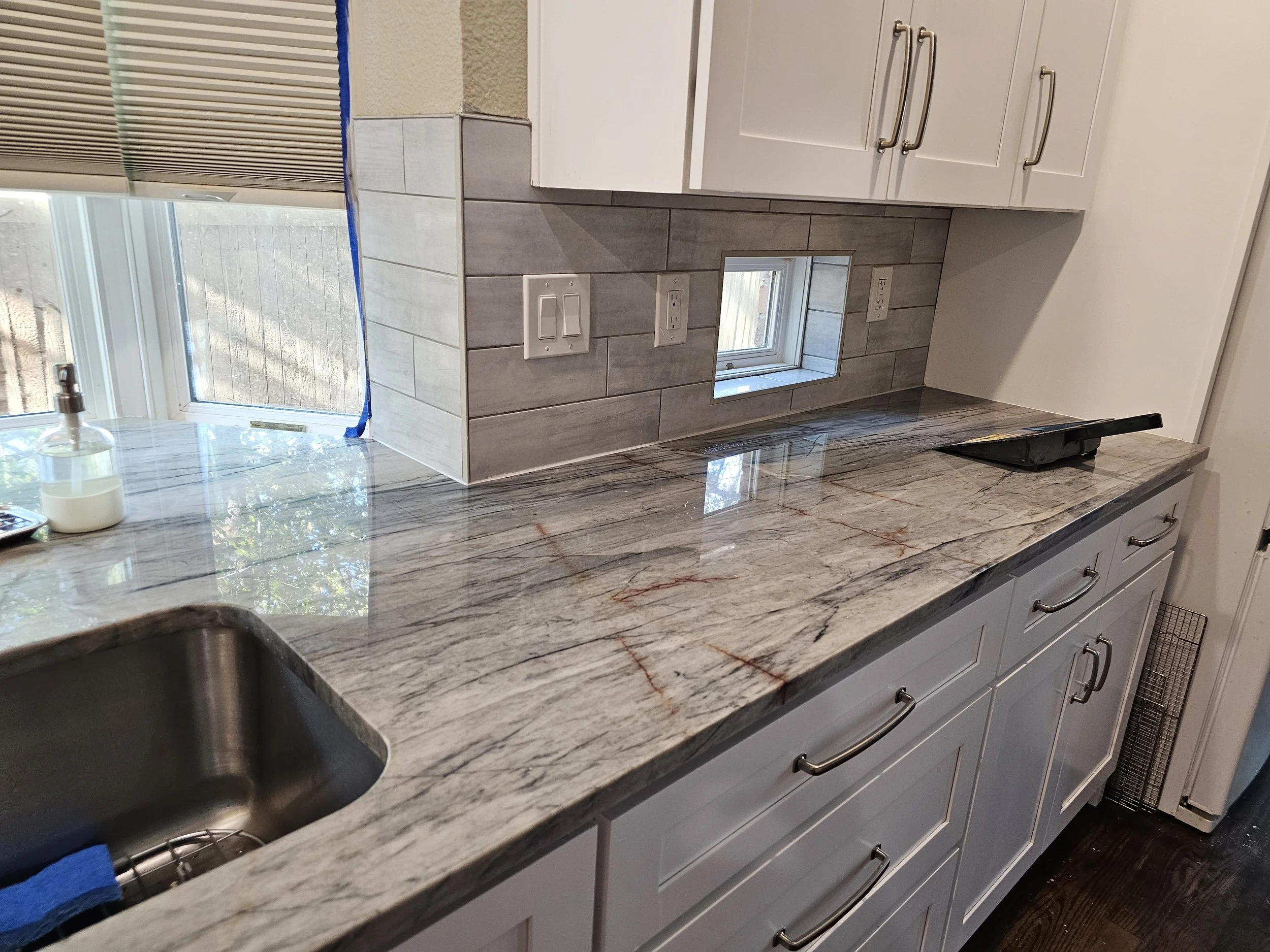 Thistle wood Remodel: Backsplash