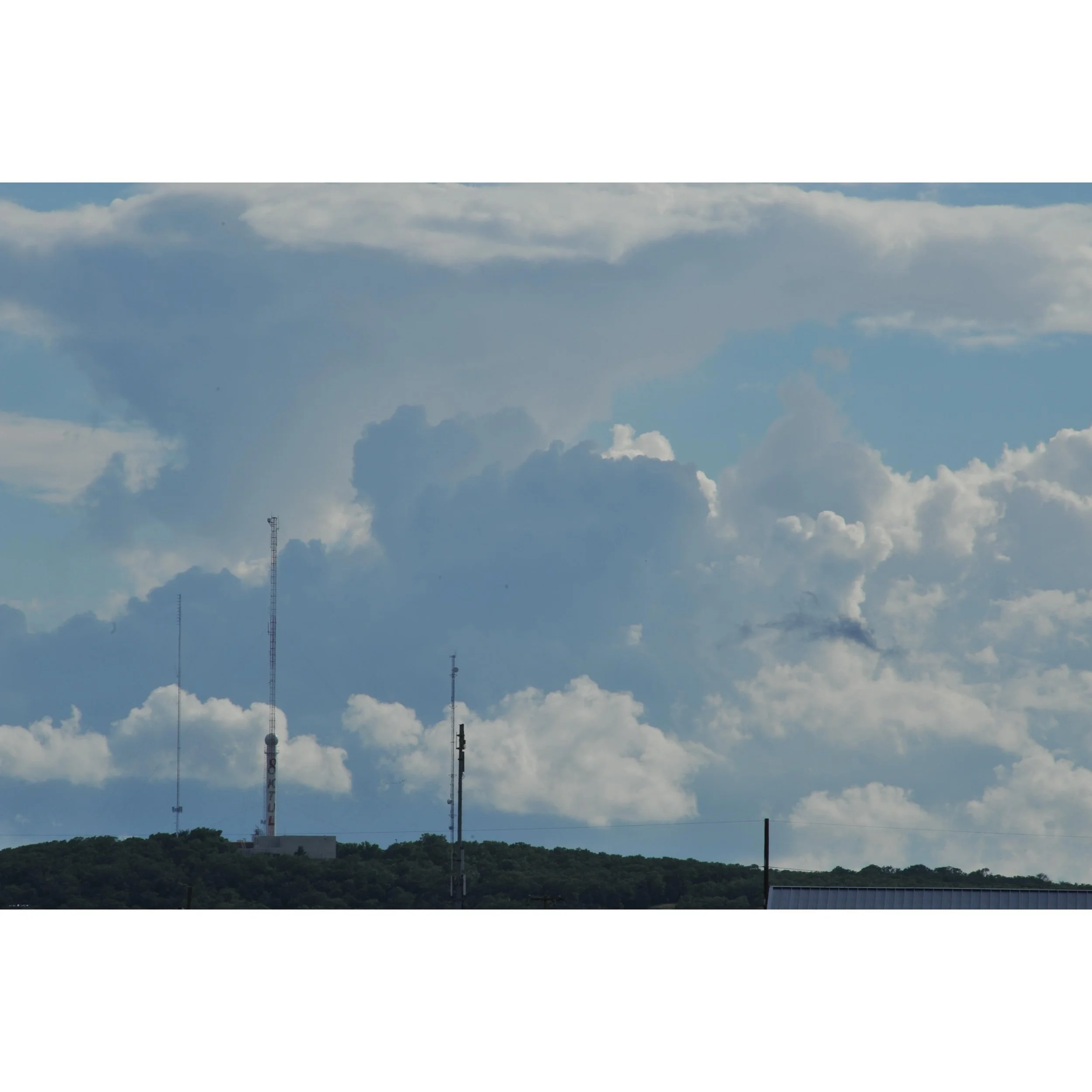 Beautiful Clouds.
#digitalart #nikonians #nikkoraf #300mmf4edif #nikond700