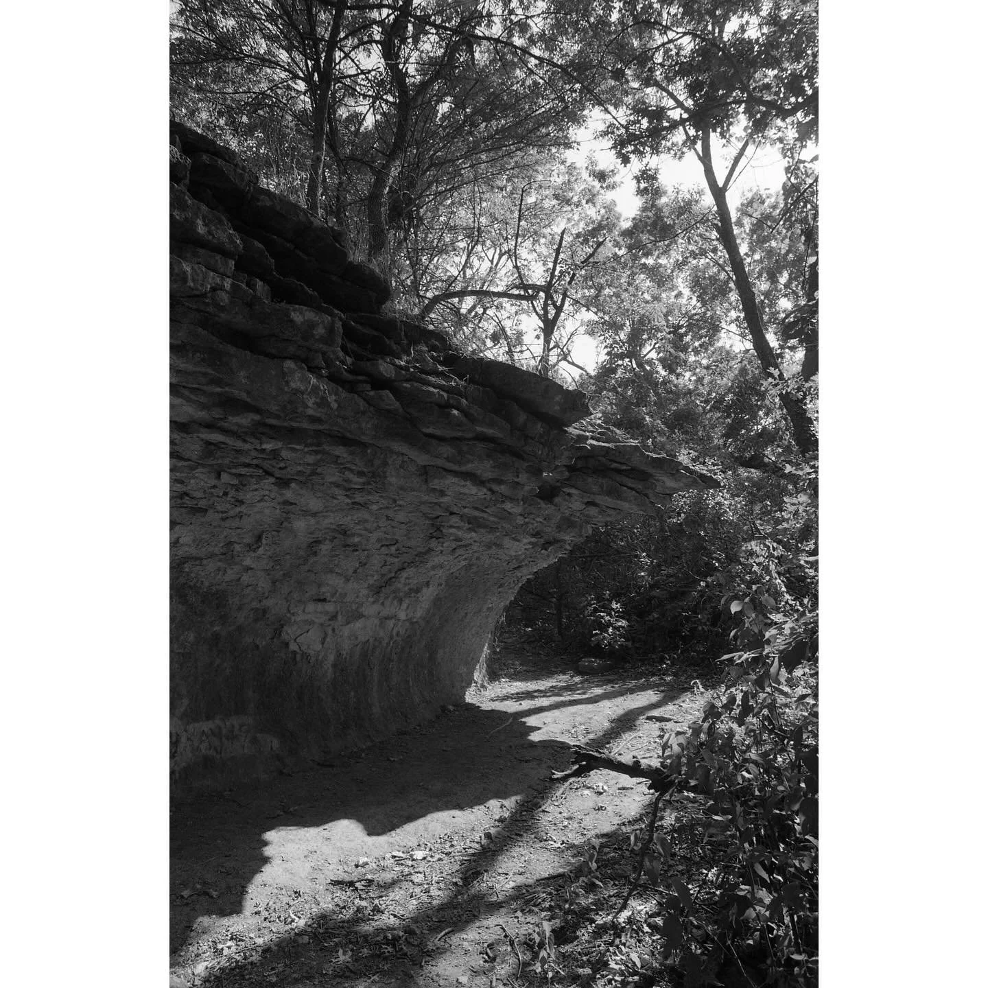 Chandler Park.
#tulsafilm #theanalogcrew #35mmfilm #35mmanalog #shootmoreblackandwhitefilm #ilfordphoto #darkroommagic #ilfordilfotecdd #nikonians #nikkoraf #24mmf28d #nikonf5 #ilfordelta400