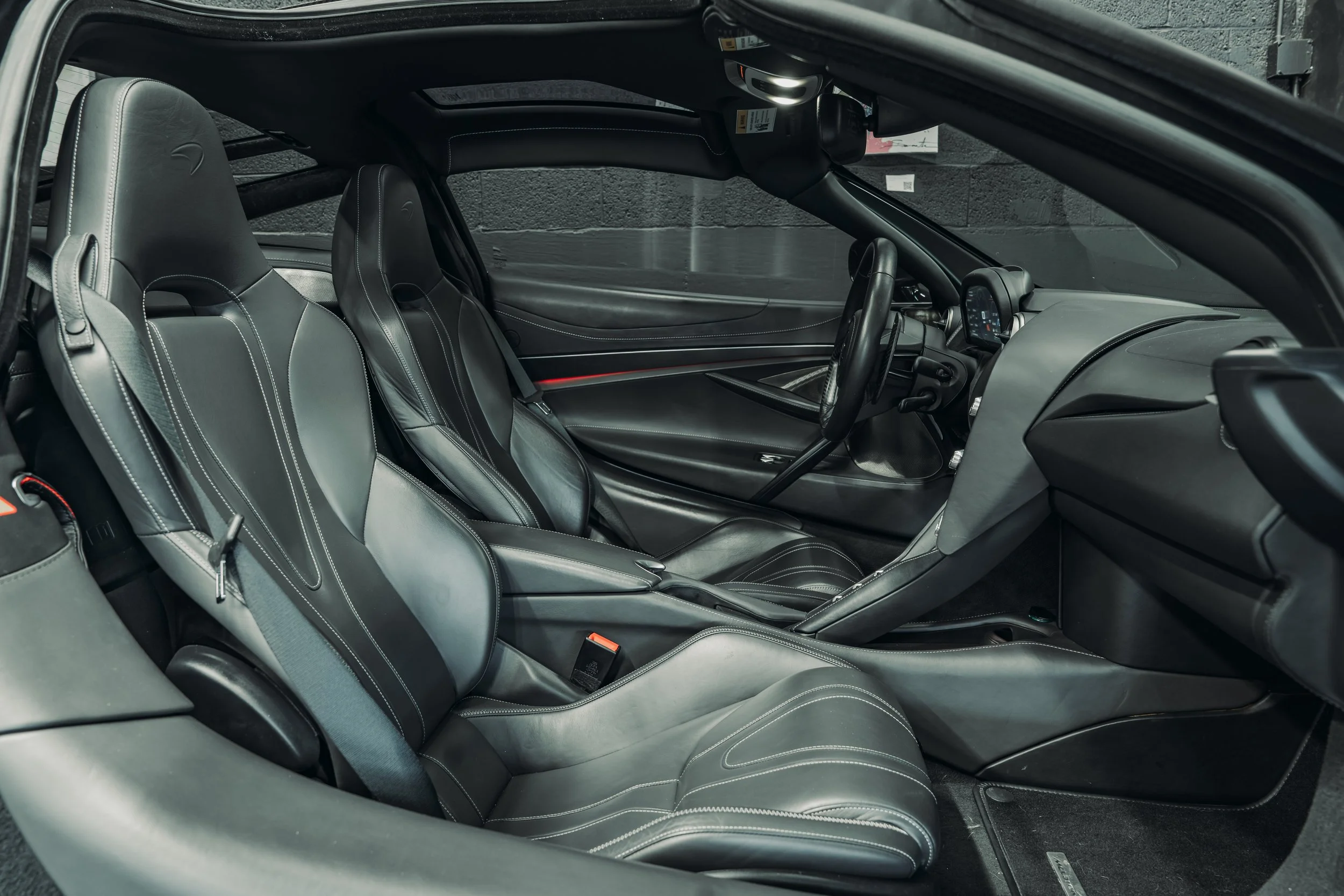 Mclaren
720S  Green seat Interior View
