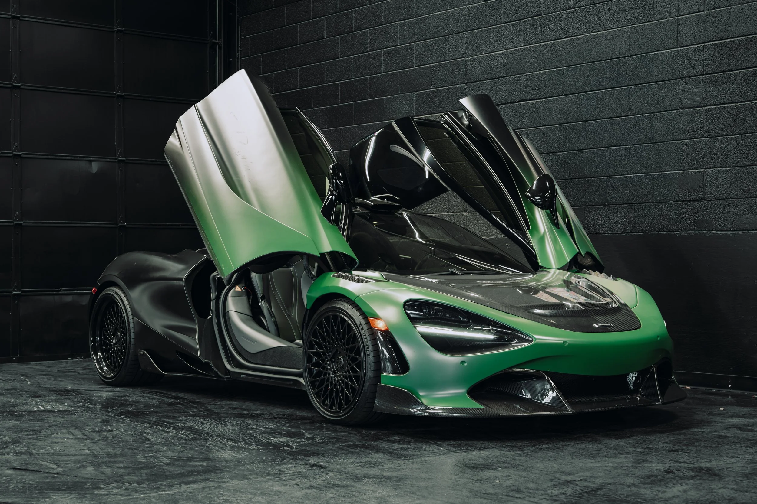 Mclaren
720S Green Front View With Open Doors