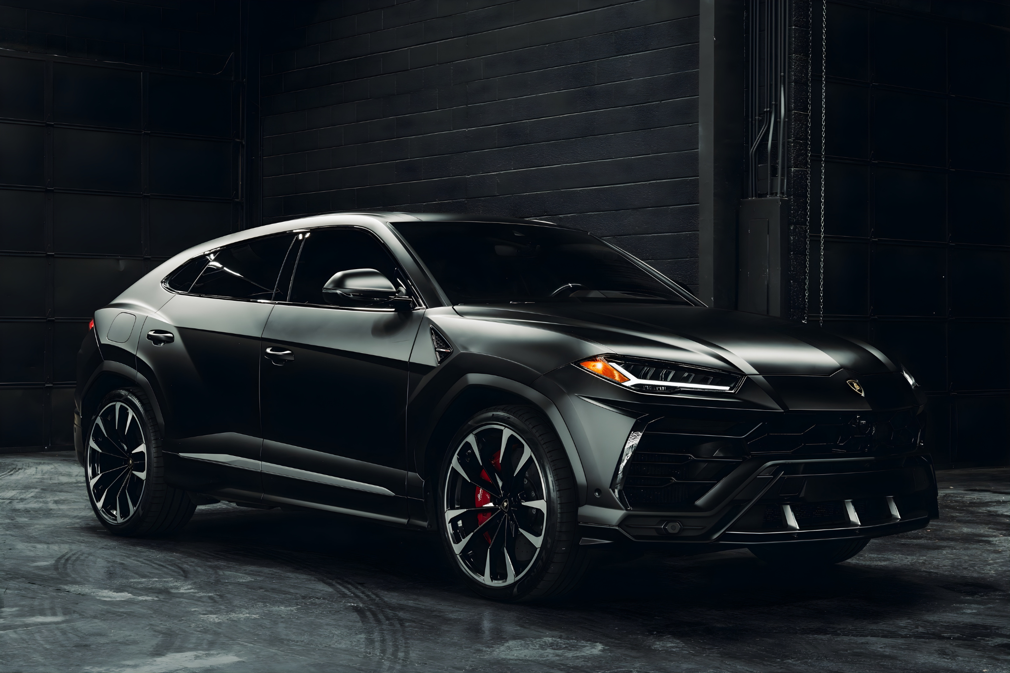 Lamborghini Urus Front Image.png