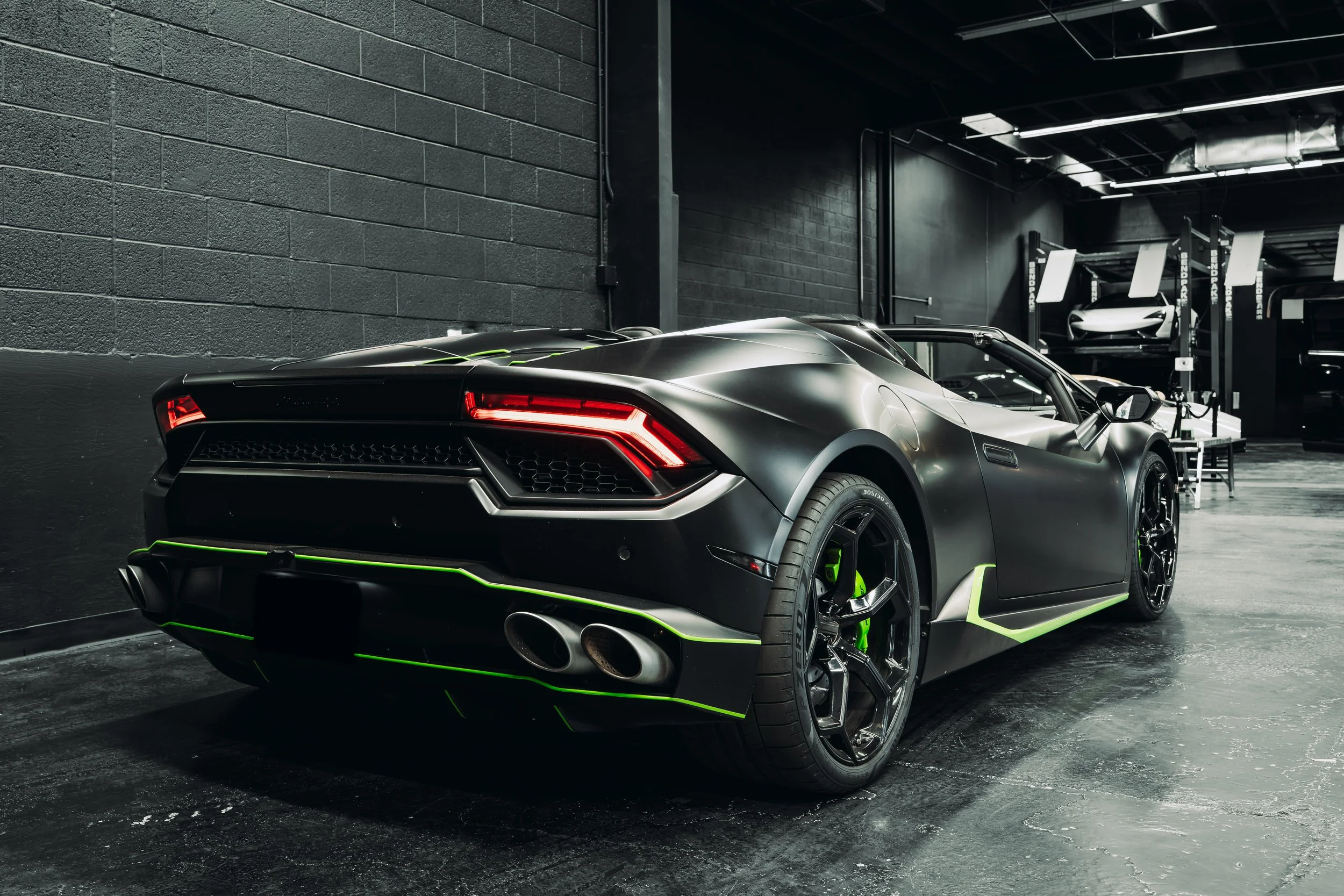 Lamborghini
Huracan Spyder Green back View