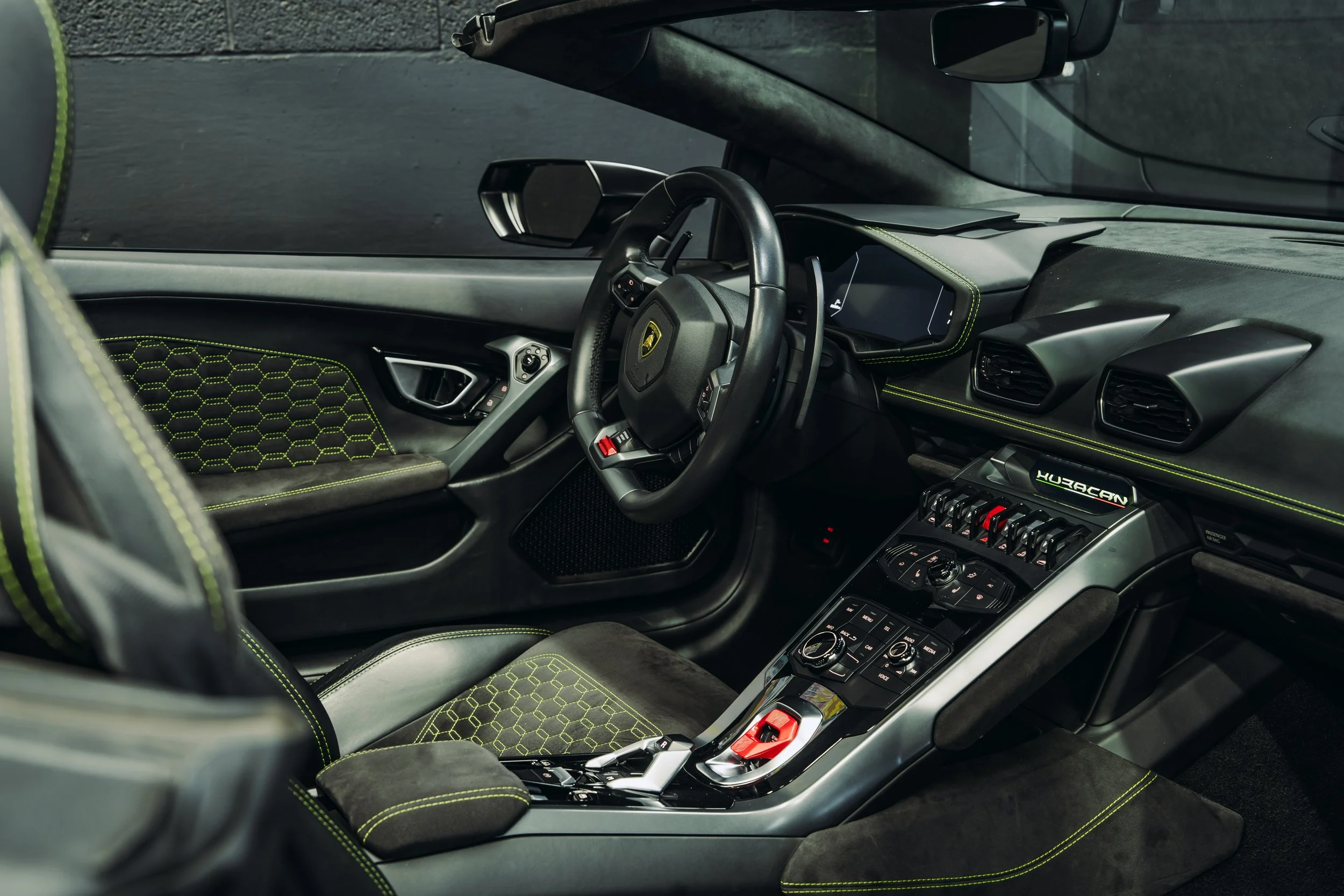 Lamborghini
Huracan Spyder Green Interior View