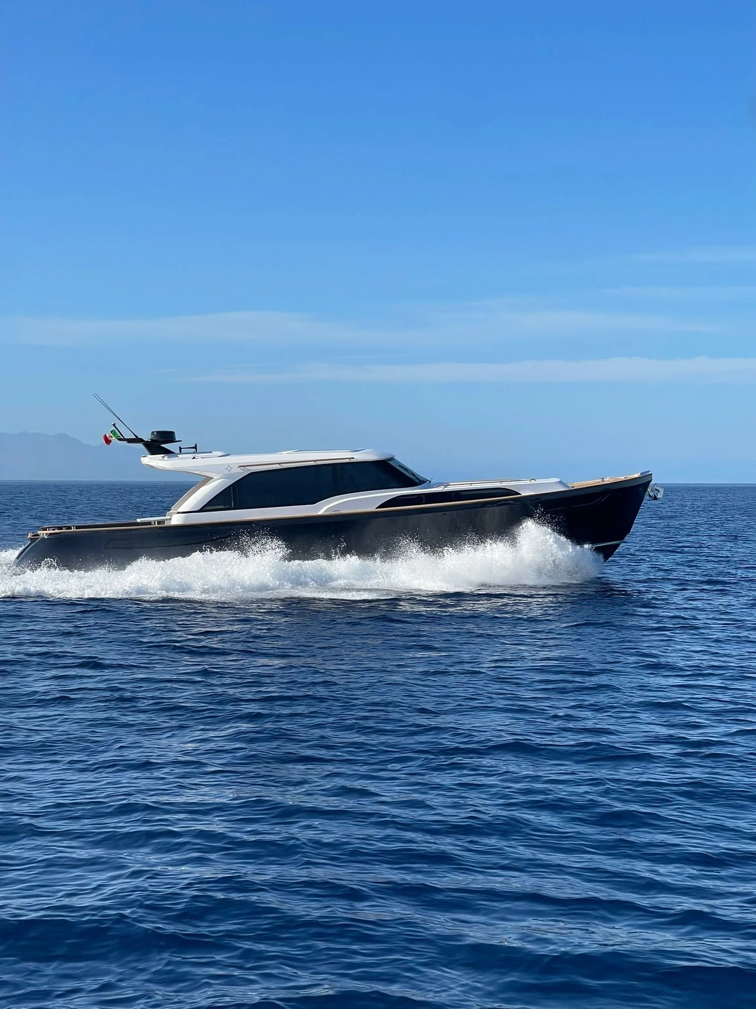 AD ASTRA _CANNES YACHTING FESTIVAL 2025 (2).jpg