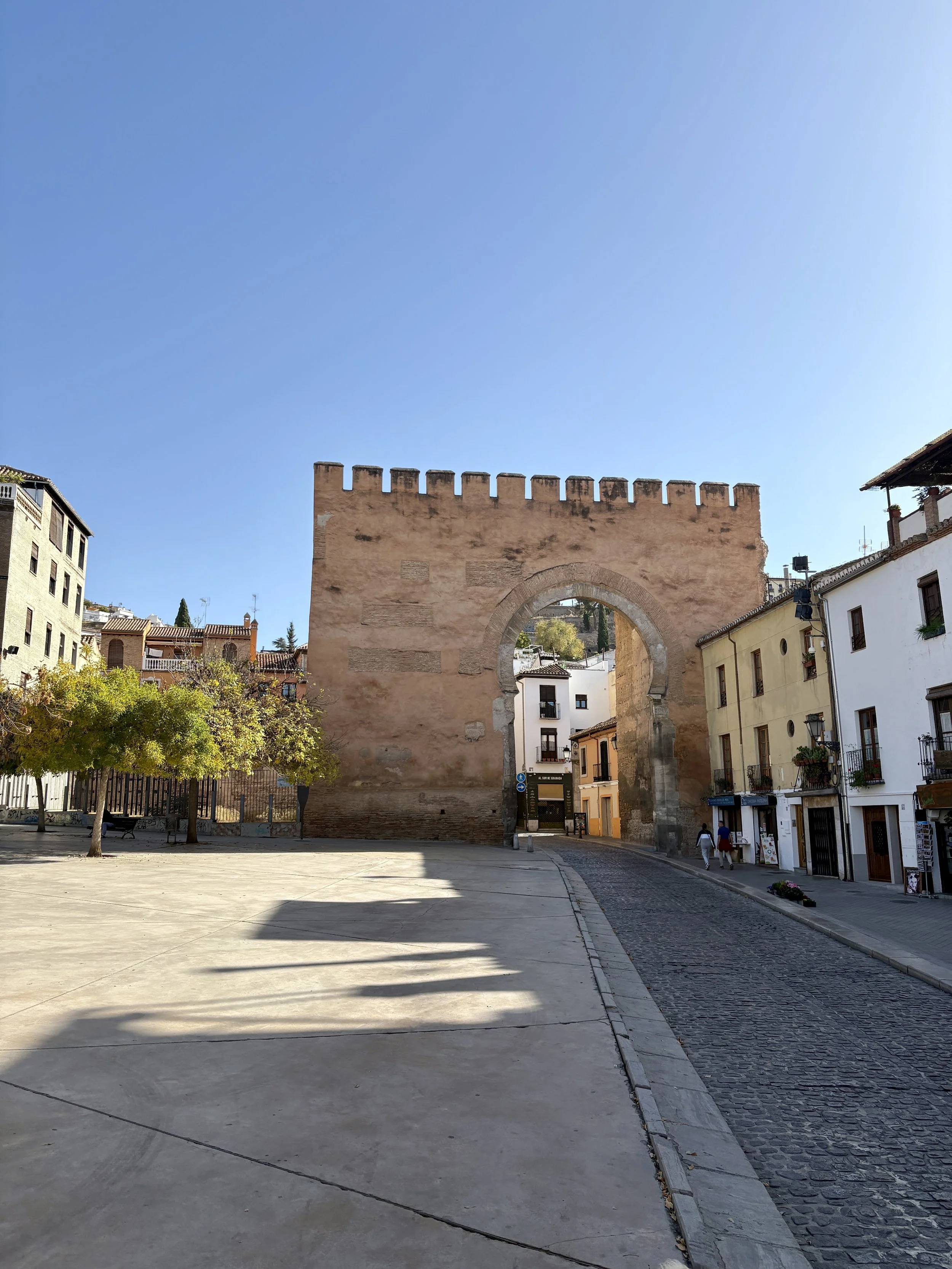 Poort naar de oude Moorse wijk Albaicín. I loved it