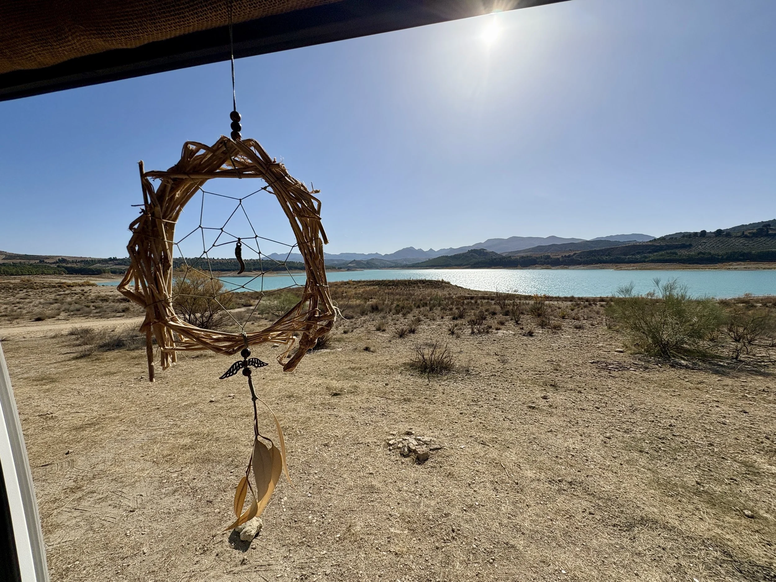 Na Granada weer wat zakken aan een prachtig meer