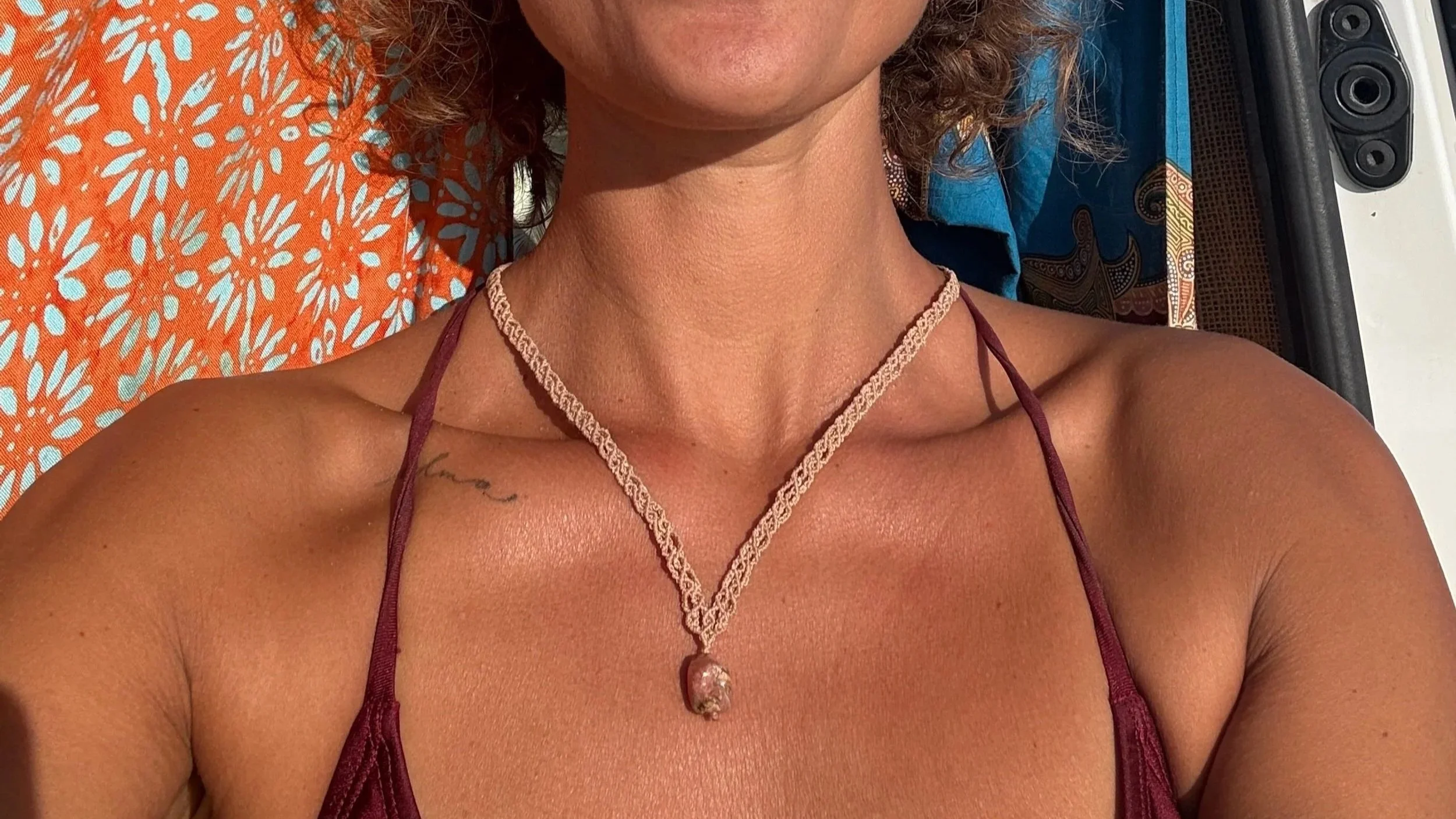 Het prachtige Rodocrosita steentje die ik kreeg voor mijn verjaardag heb ik verwerkt in een ketting. I love it!