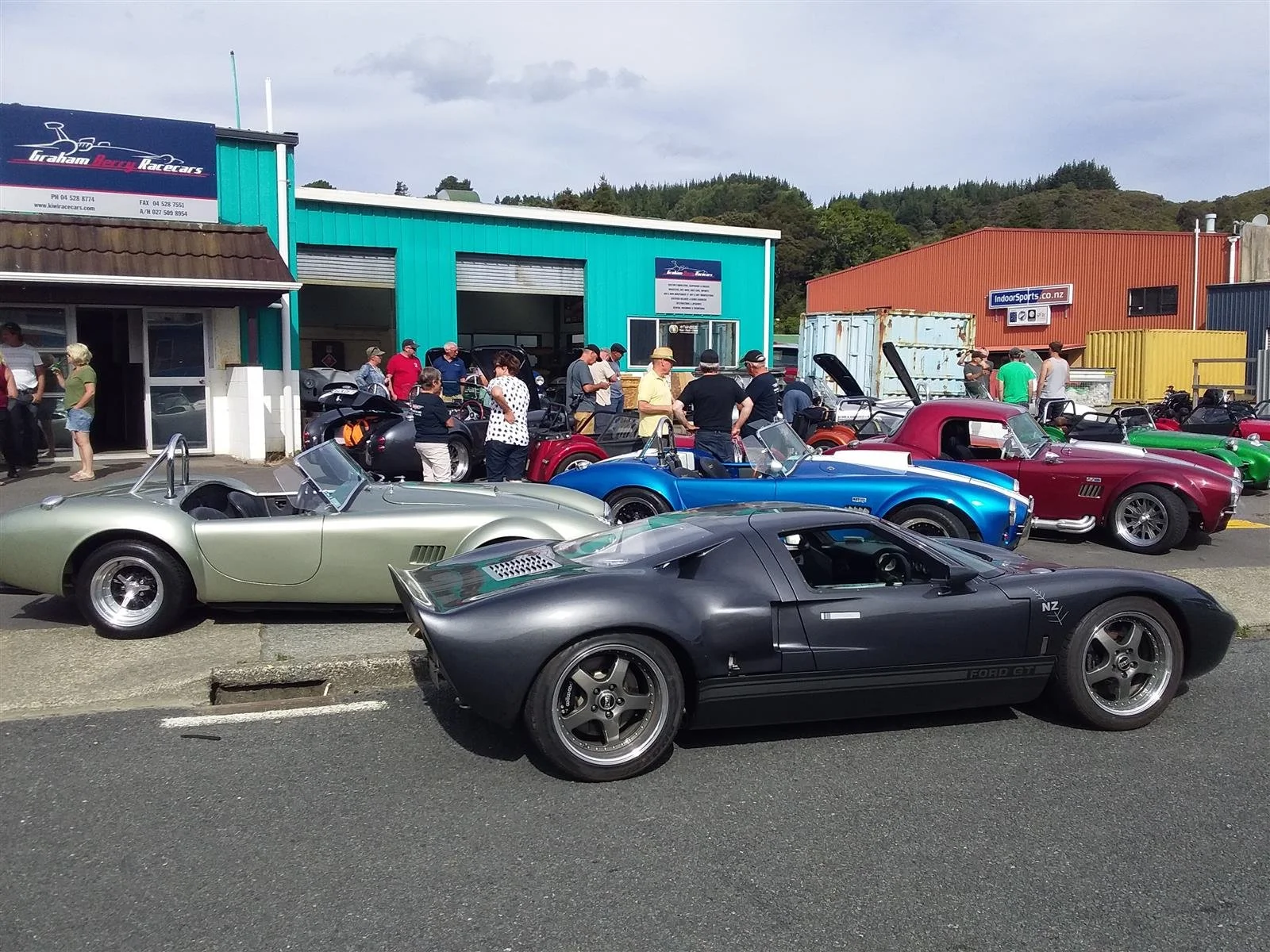 COBRA CAR CLUB VISITS MONTEITH'S BREWERY