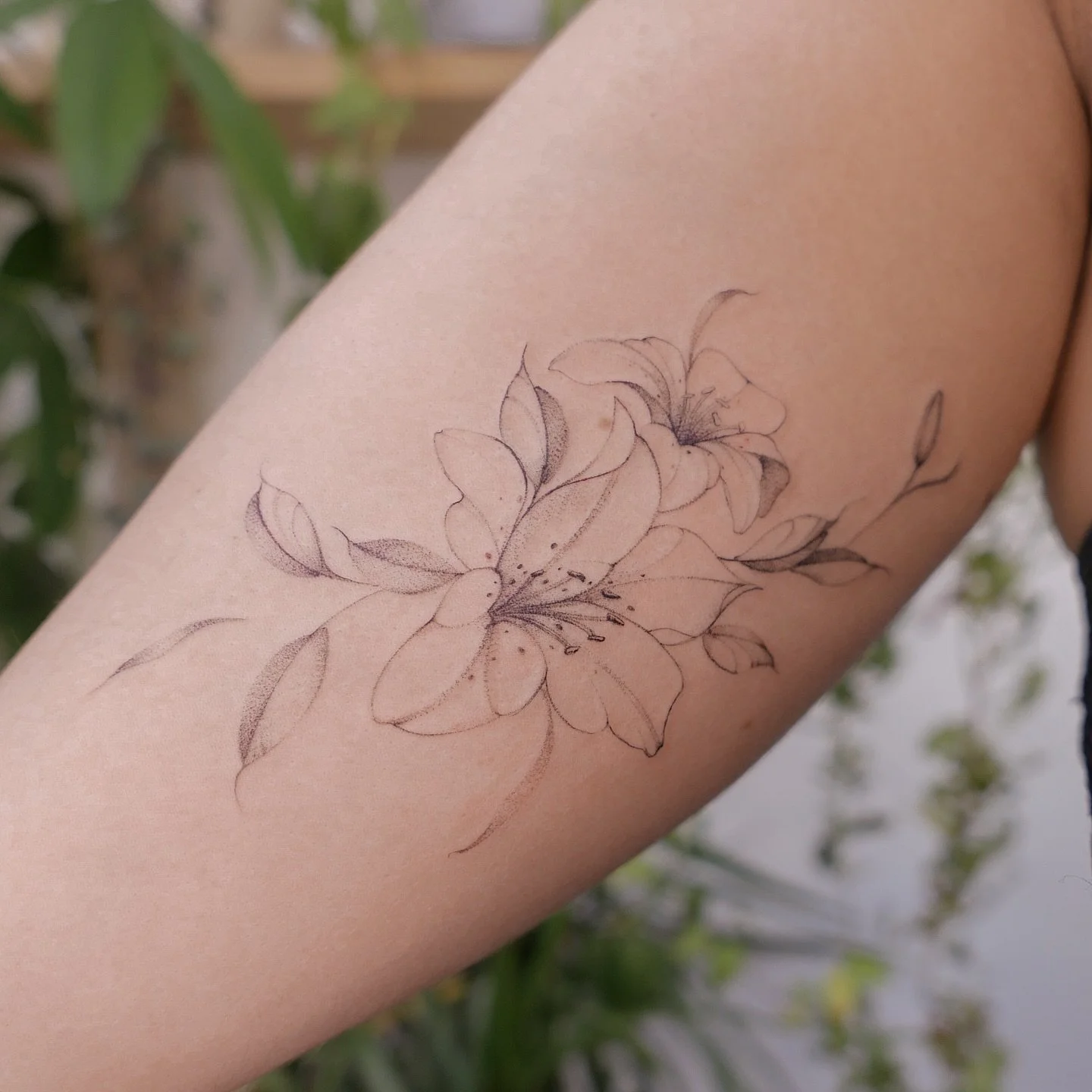 Inner arm florals 𑁍