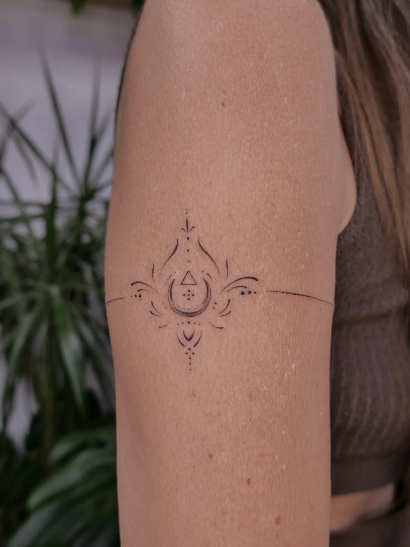 ꧁ornamental arm band for the lovely Sally꧂