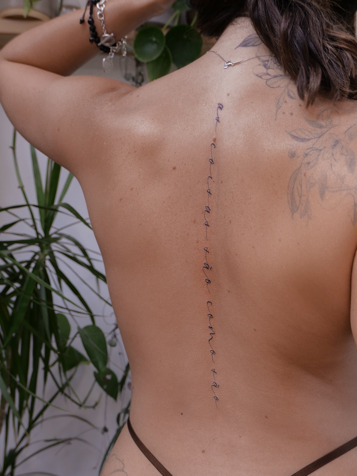 Delicate spinal script for Tay ✨