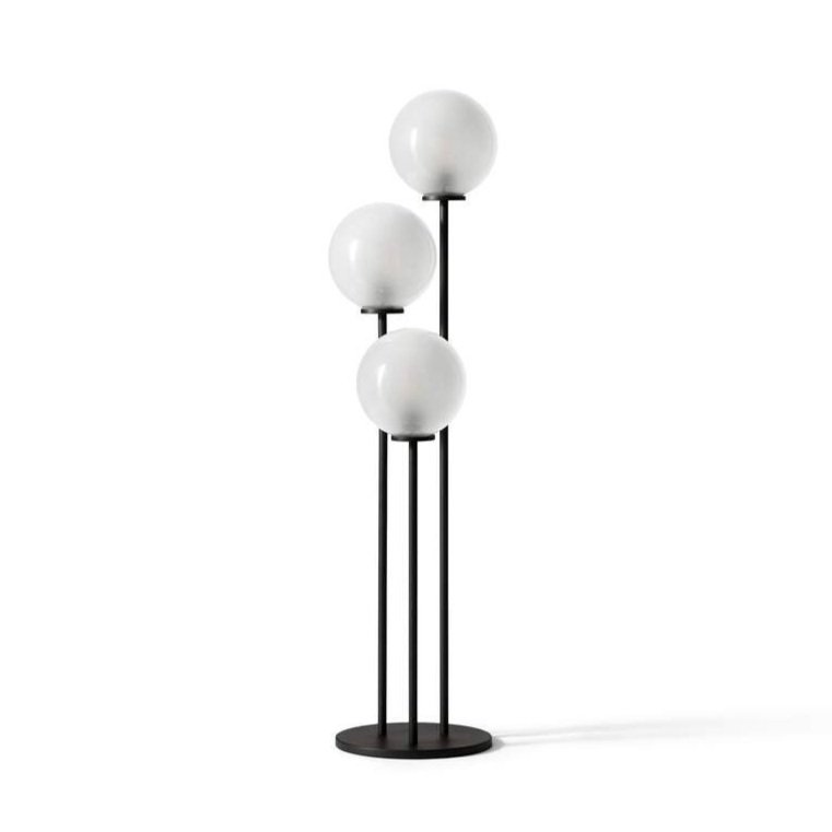 Cassina+Eliomoon.jpg