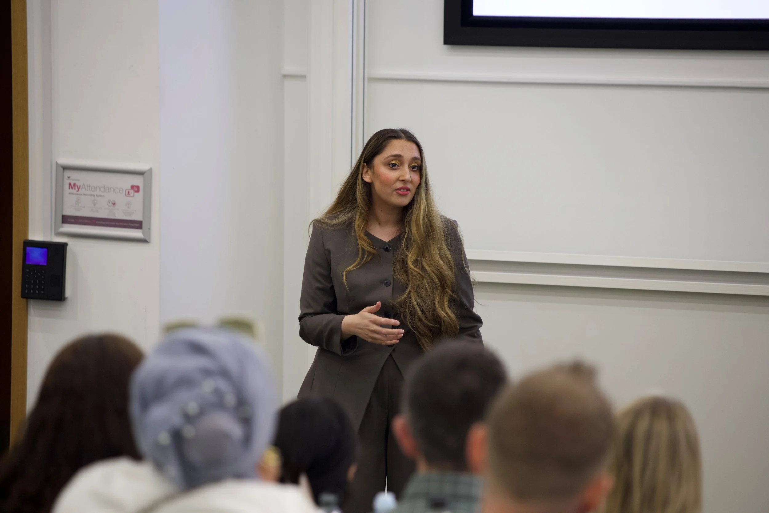 Chartered College - The de-skilling dilemma: How overreliance on pre-planned curriculums can hinder teacher development
