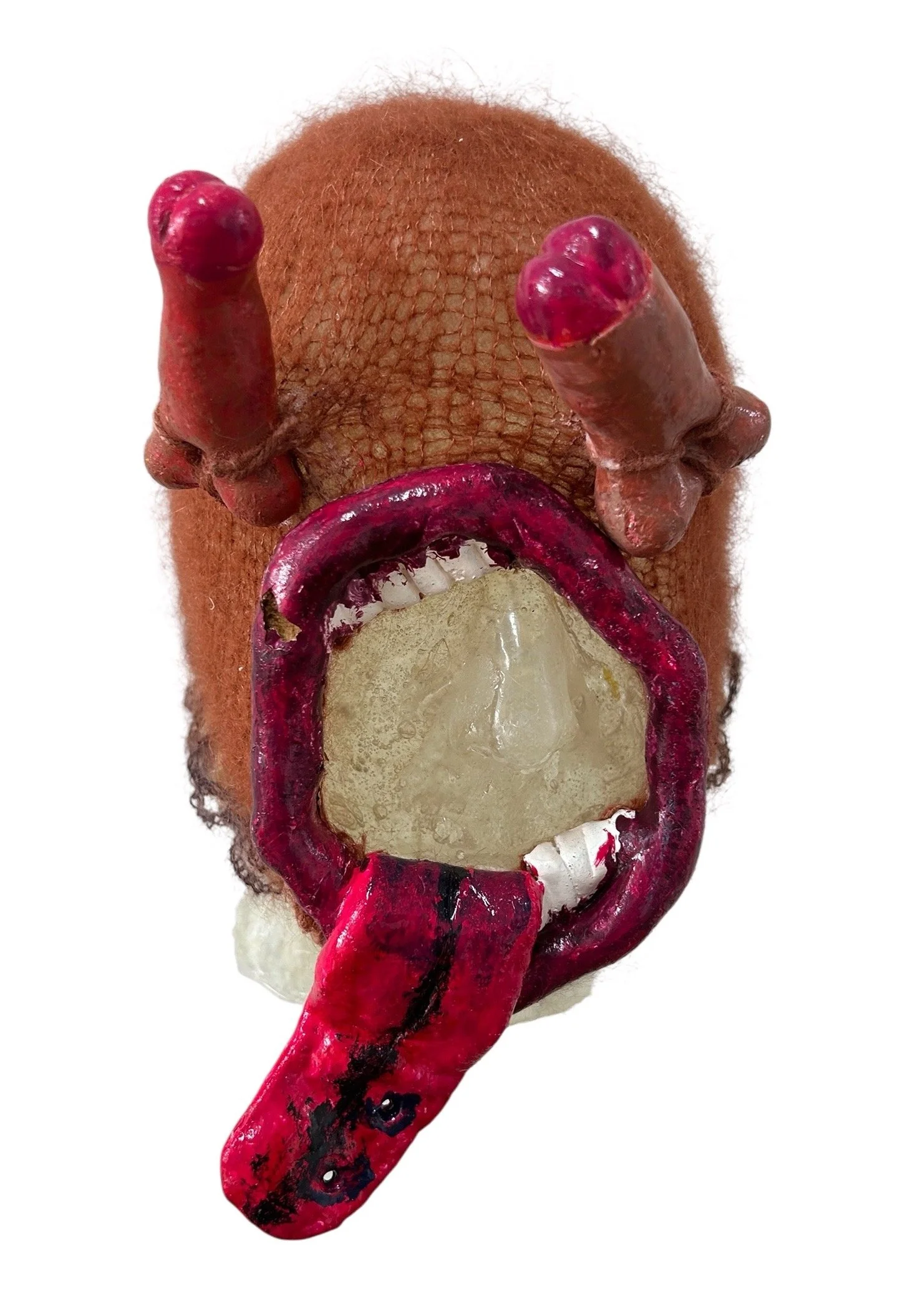  UNTILTED  
 Knitted mask
  27 X 17 X 23 cm 
 Mohair thread, varnished salt dough
 2025