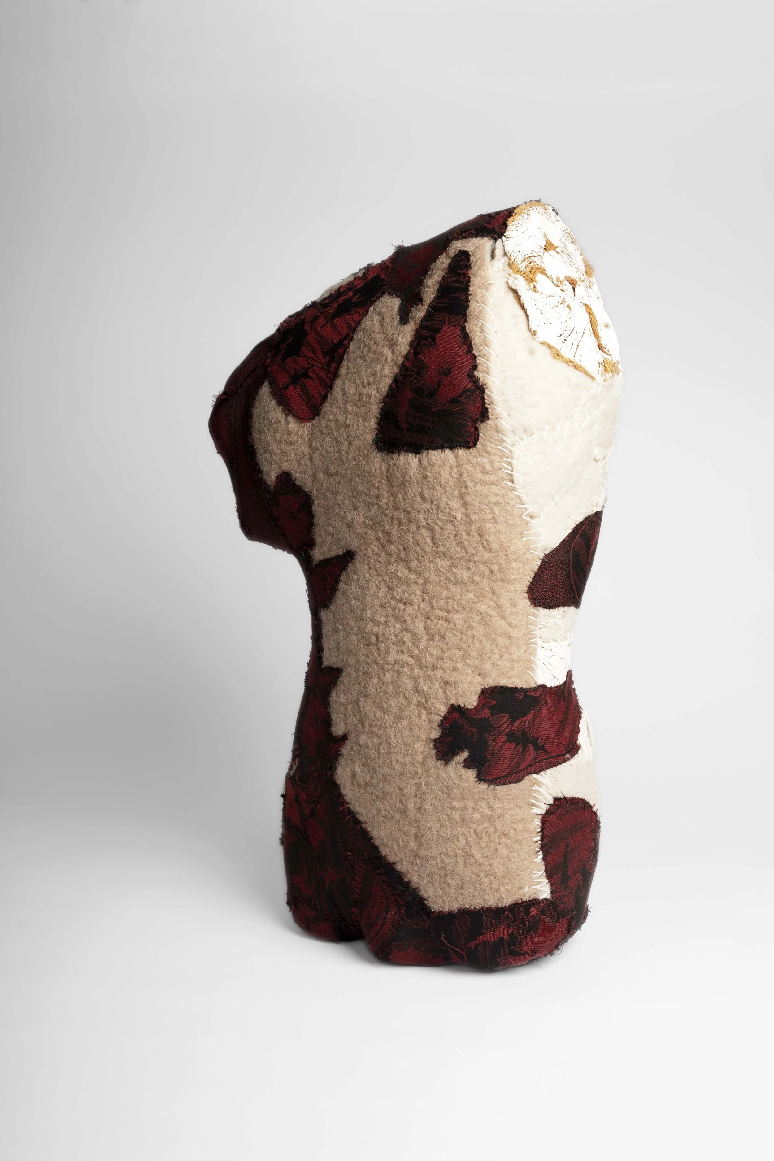  Kristina de Coninck 
 From near and far
 Wire-framed and crafted from wool
blankets, vintage Japanese kimono
pieces, paint and cotton threads
 55 × 32 × 22 cm
 2020