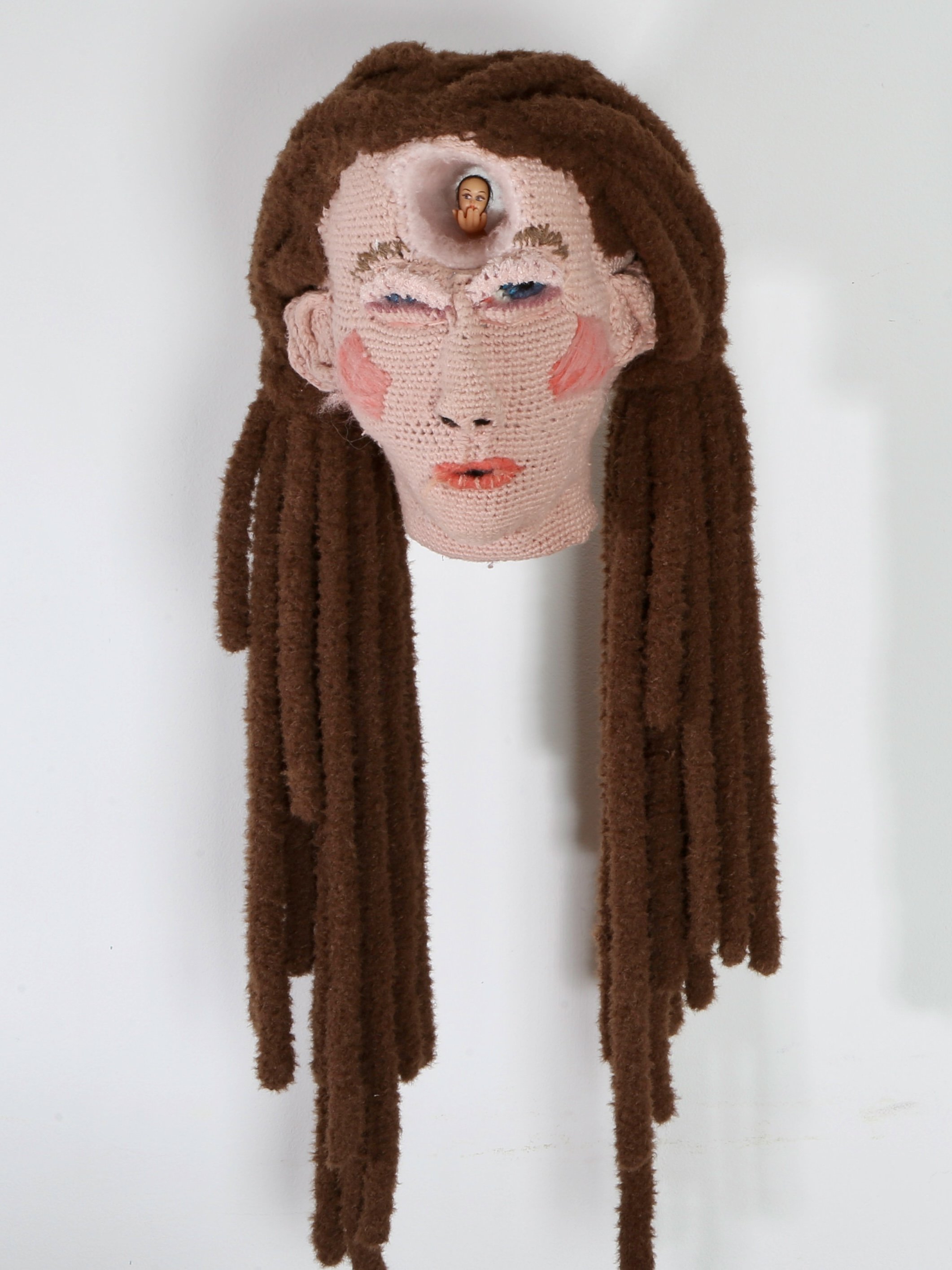  Tatum Kempers 
 404 PAGE NOT FOUND
 yarn (cotton, wool, acrylic, recycled plastic bottle yarn), teddy bear stuffing, doll parts
 approx. 80 × 25 cm