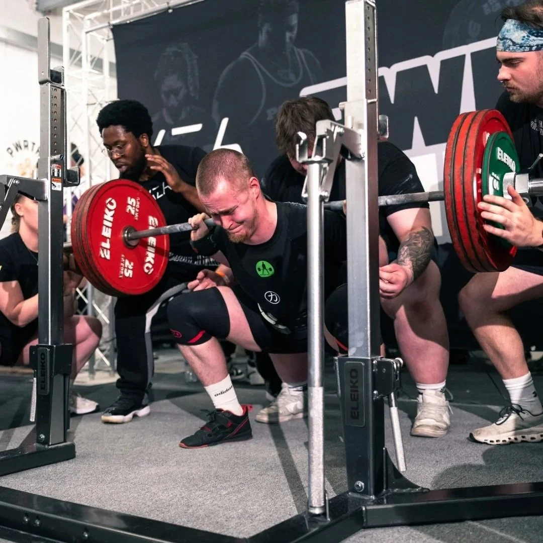 Heel Shoes vs Flat Shoes for squats