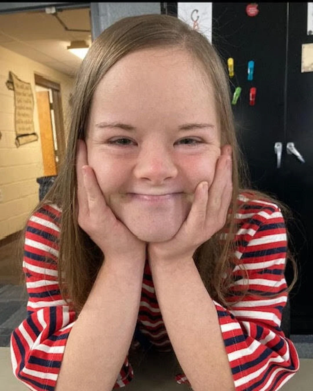 Check-out our STAR spotlight of the week 💙 💛 

Sami volunteers at a small private school helping in the lunchroom and occasionally assisting teachers. She loves dancing and goes to a hip hop dance class. Her favorite activities are singing, bowling