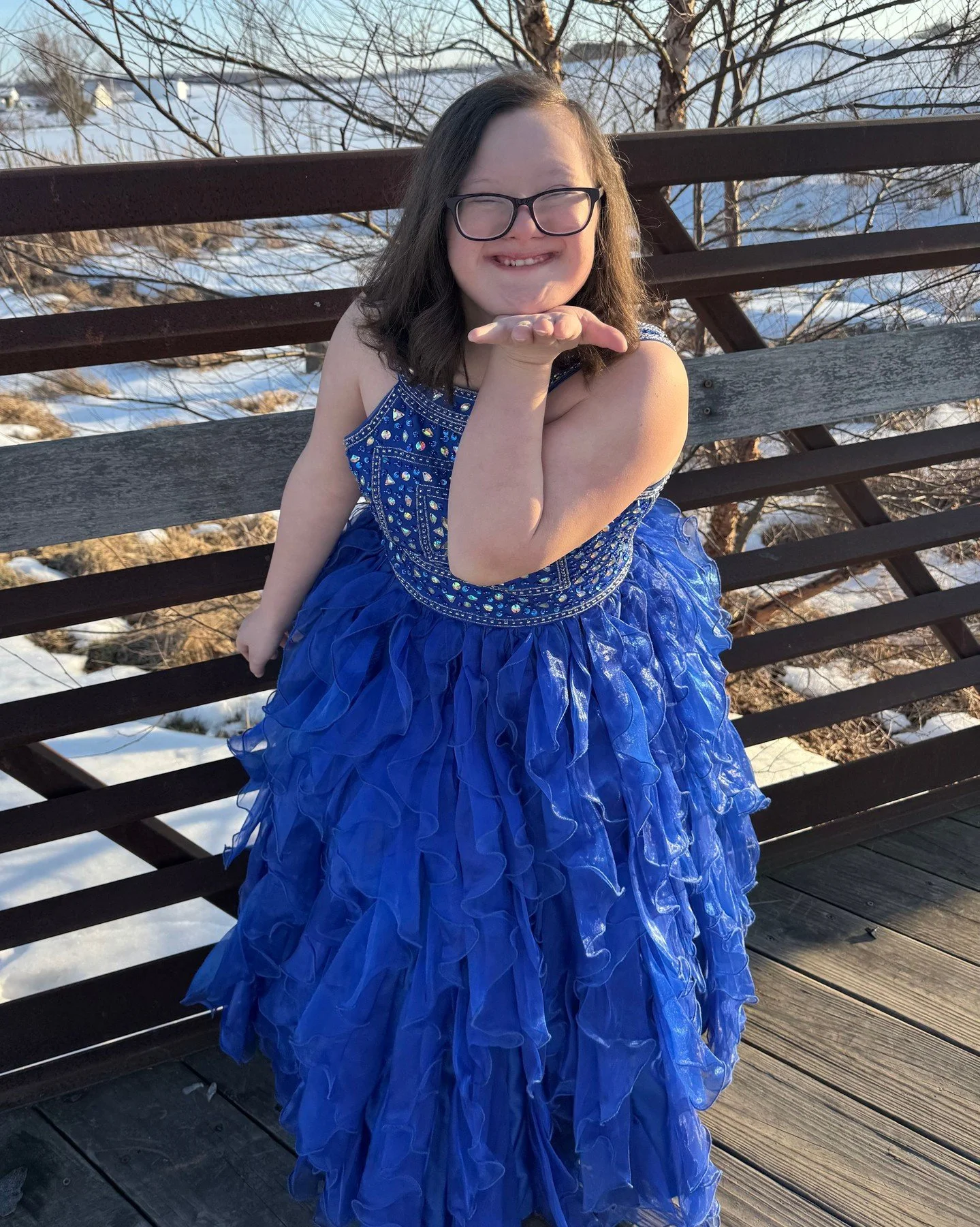 Check-out our STAR spotlight of the week 💙 💛 

LiliAnna enjoys dancing 💃  singing 🎤 swimming 🏊&zwj;♀️ and unified bocce 🔴  When she is not busy with these activities she loves to spend her time with animals and in the outdoors camping 🏕️ 

We 