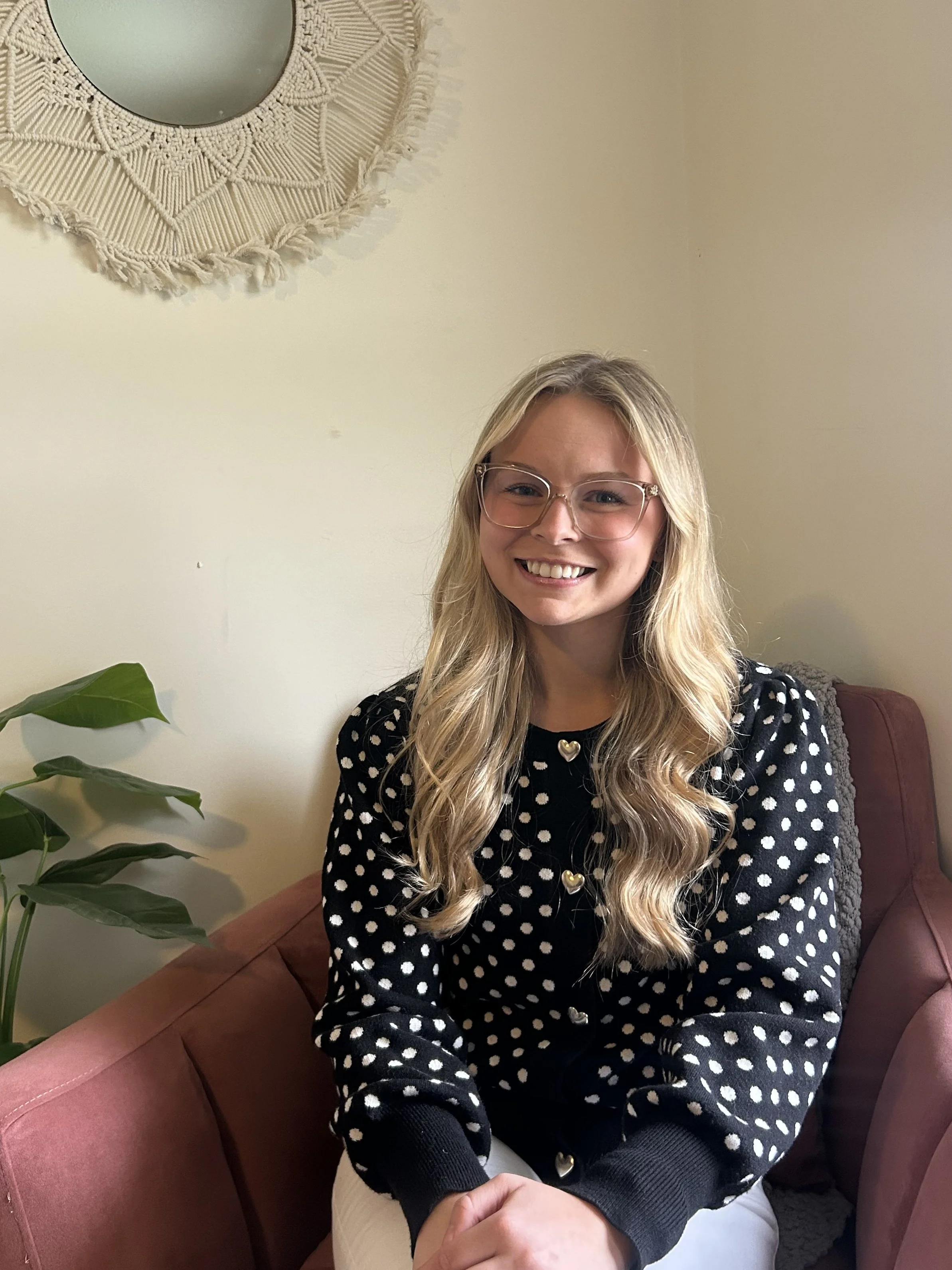 Kaylee Conroy LMSW specializes in working with young adults transitioning into more solid footing in adulthood with disordered eating, anxiety and perfectionism.