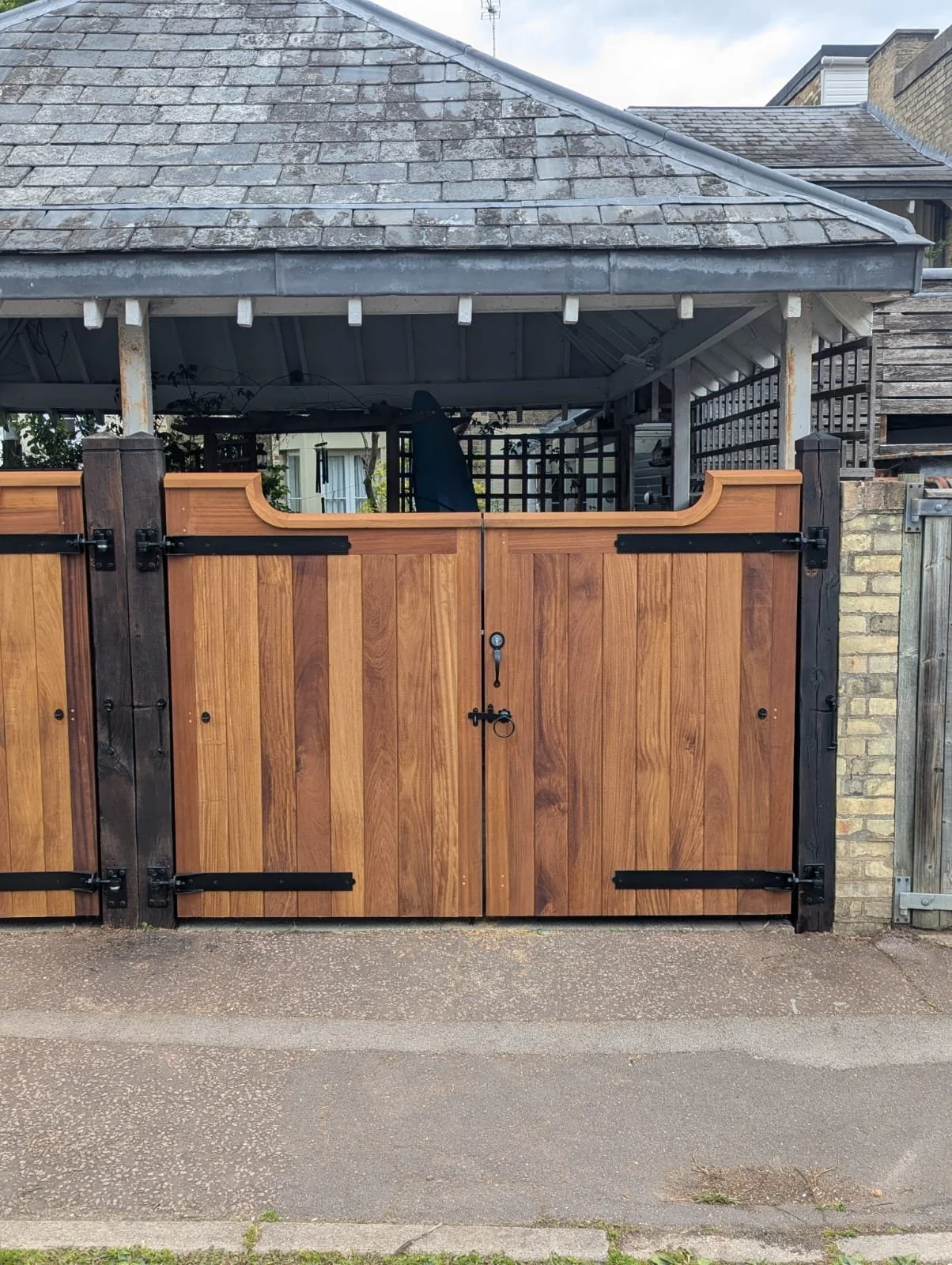 Hardwood Tuscan Driveway Gates - Full Boarded - Tongue & Groove - 'Tuscan'