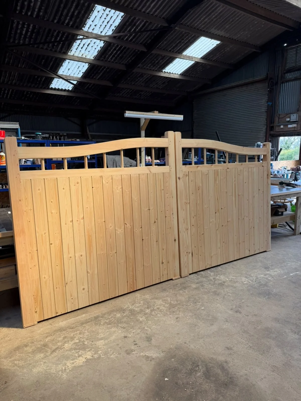 Wooden Driveway Gates - Swan Neck Design (Spindles)