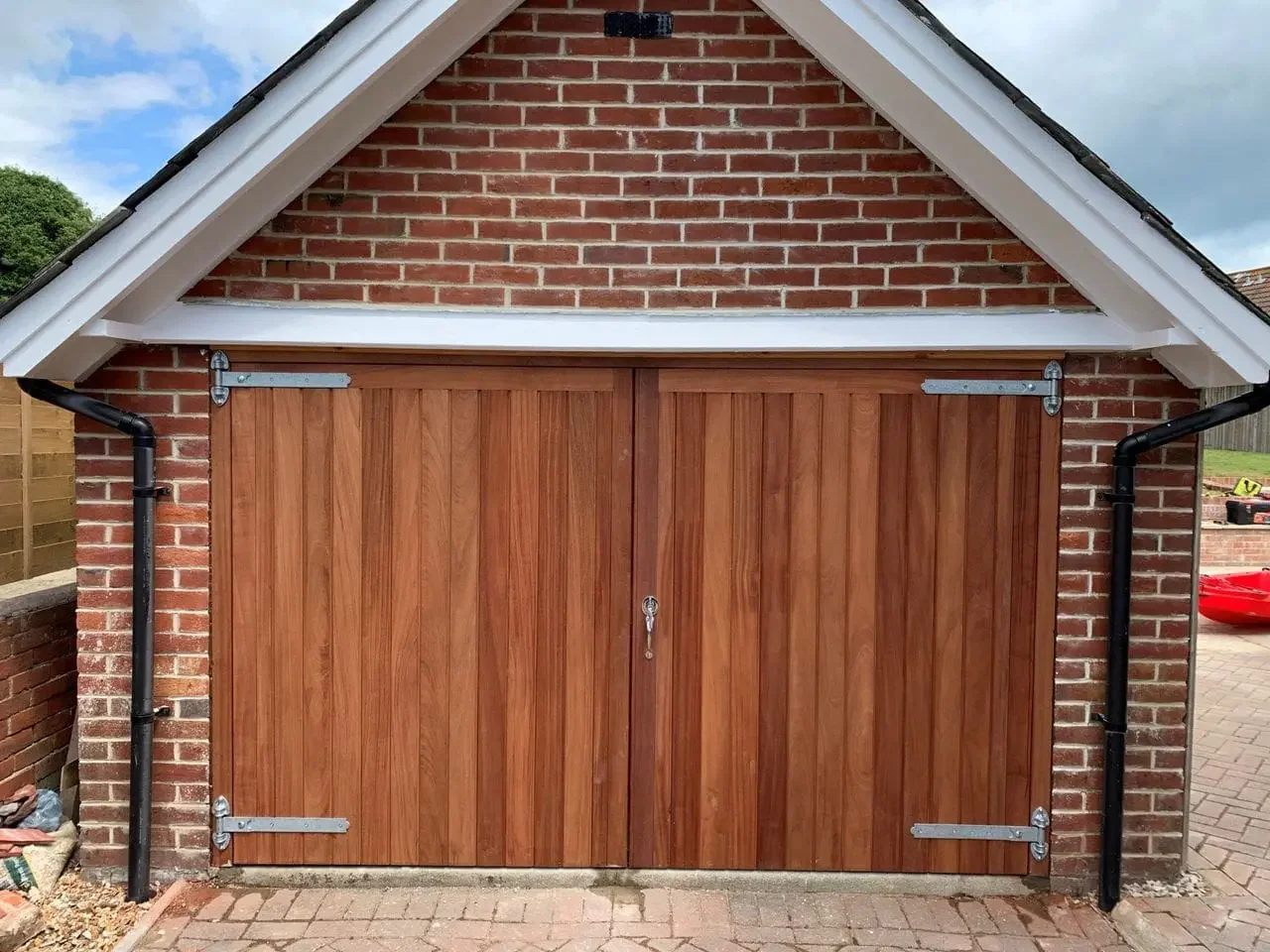 Wooden-Garage-Door-Ideas.webp