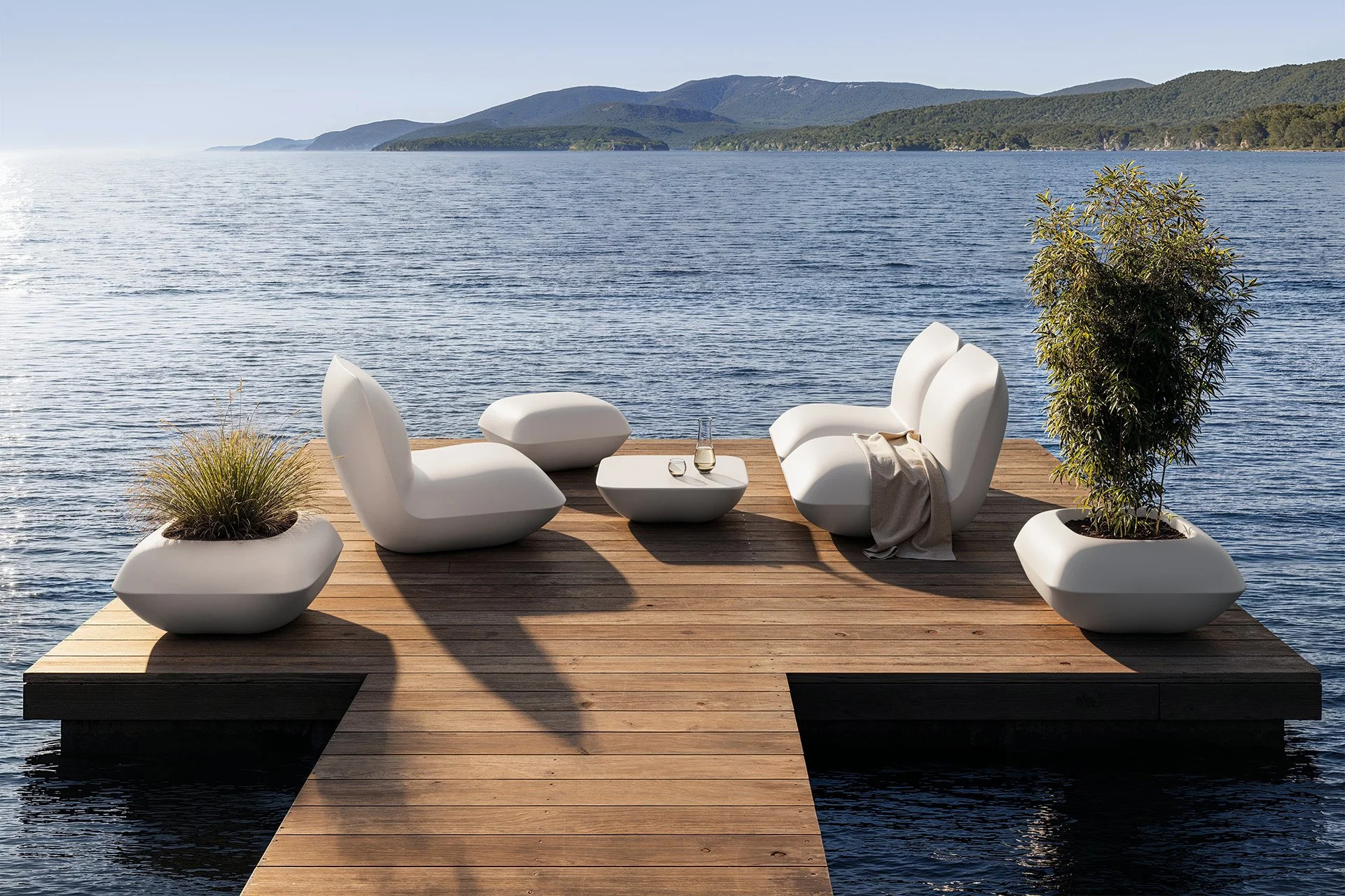 Vondom-Pillow-outdoor-furniture-Stefano-Giovannoni-1 (1).jpg