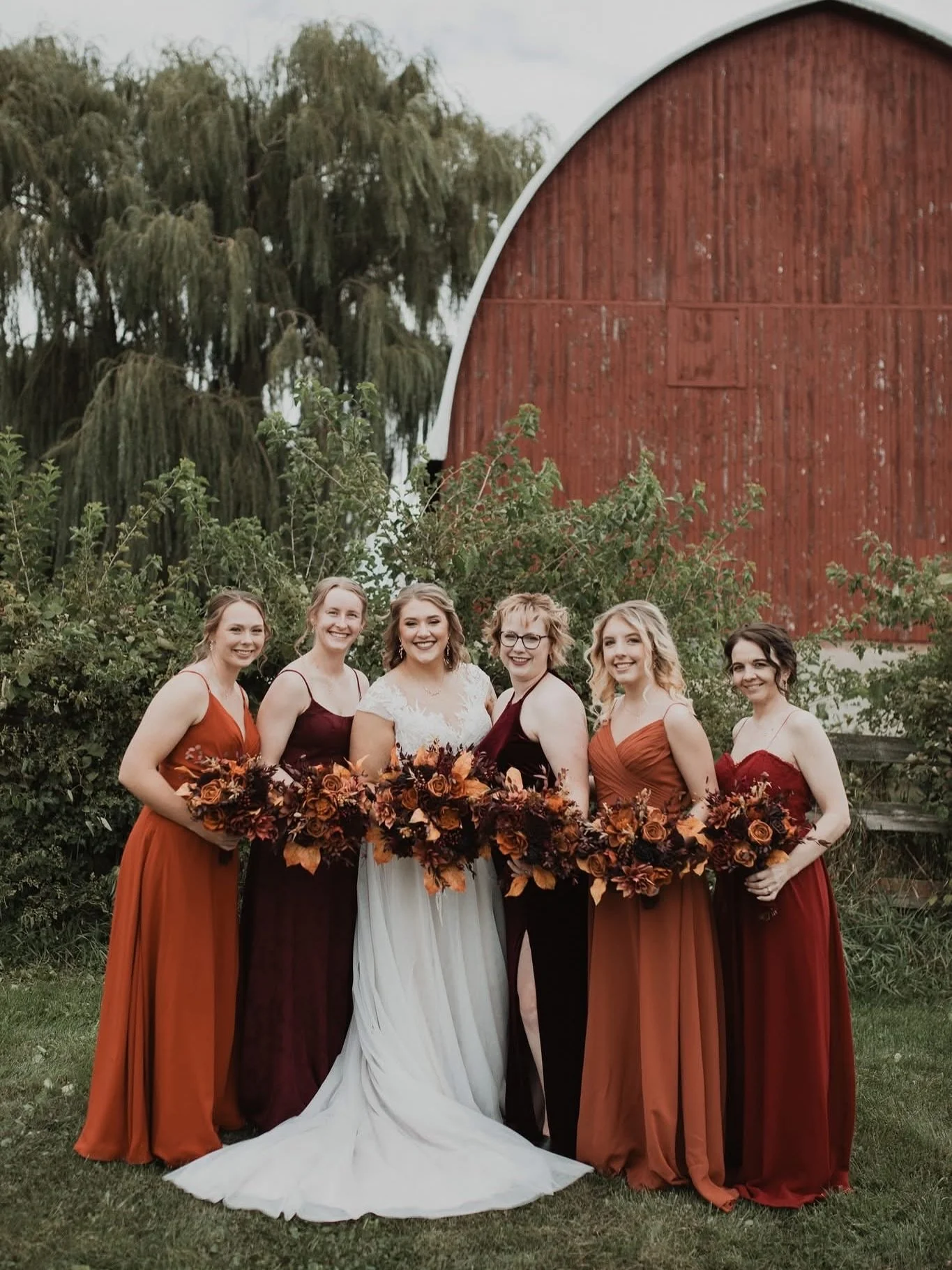 This fall wedding had us drooling over the DE.TAILS! We loved seeing our bride&rsquo;s vision come together from her Pinterest inspo to the hundreds of pumpkins her mom grew on the family farm! It&rsquo;s those small details that make a huge impact &