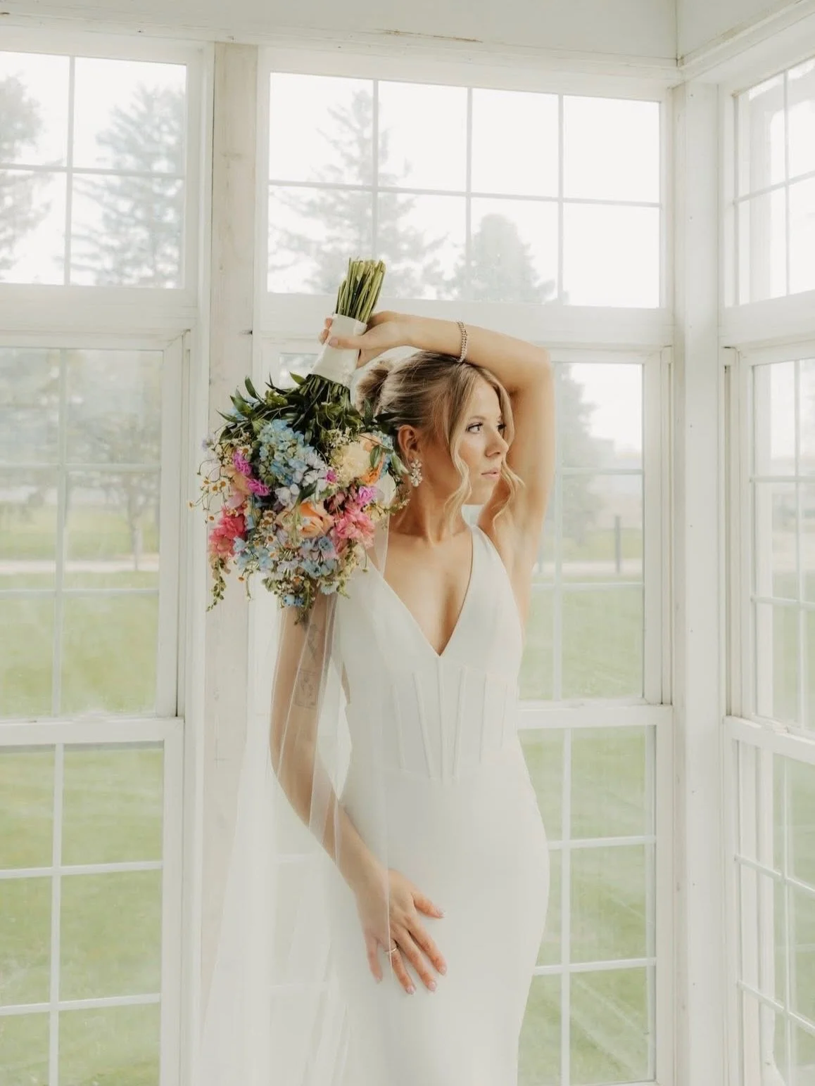 SWOONING ✨
&hellip;
Over our favorite sneak peeks by the uber talented photog @memoriesbyb__ . We can&rsquo;t get enough of them! Cheers to our newest Cottage Couple!
.
🤍 @alliblazek