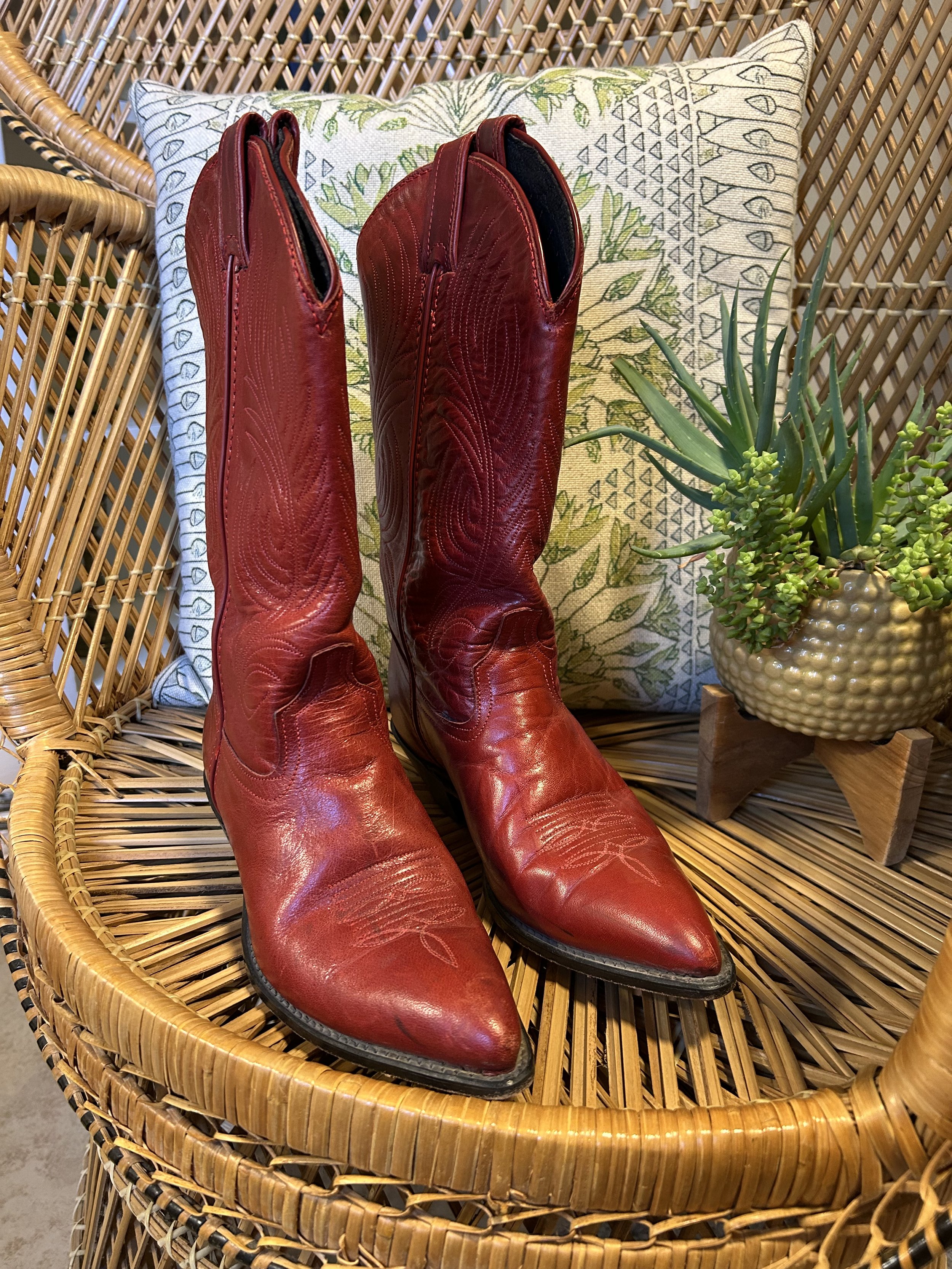 Vintage Code West Red Cowgirl Boots – Women’s 6.5 ❤️🤠 Western Charm in Bold Red!