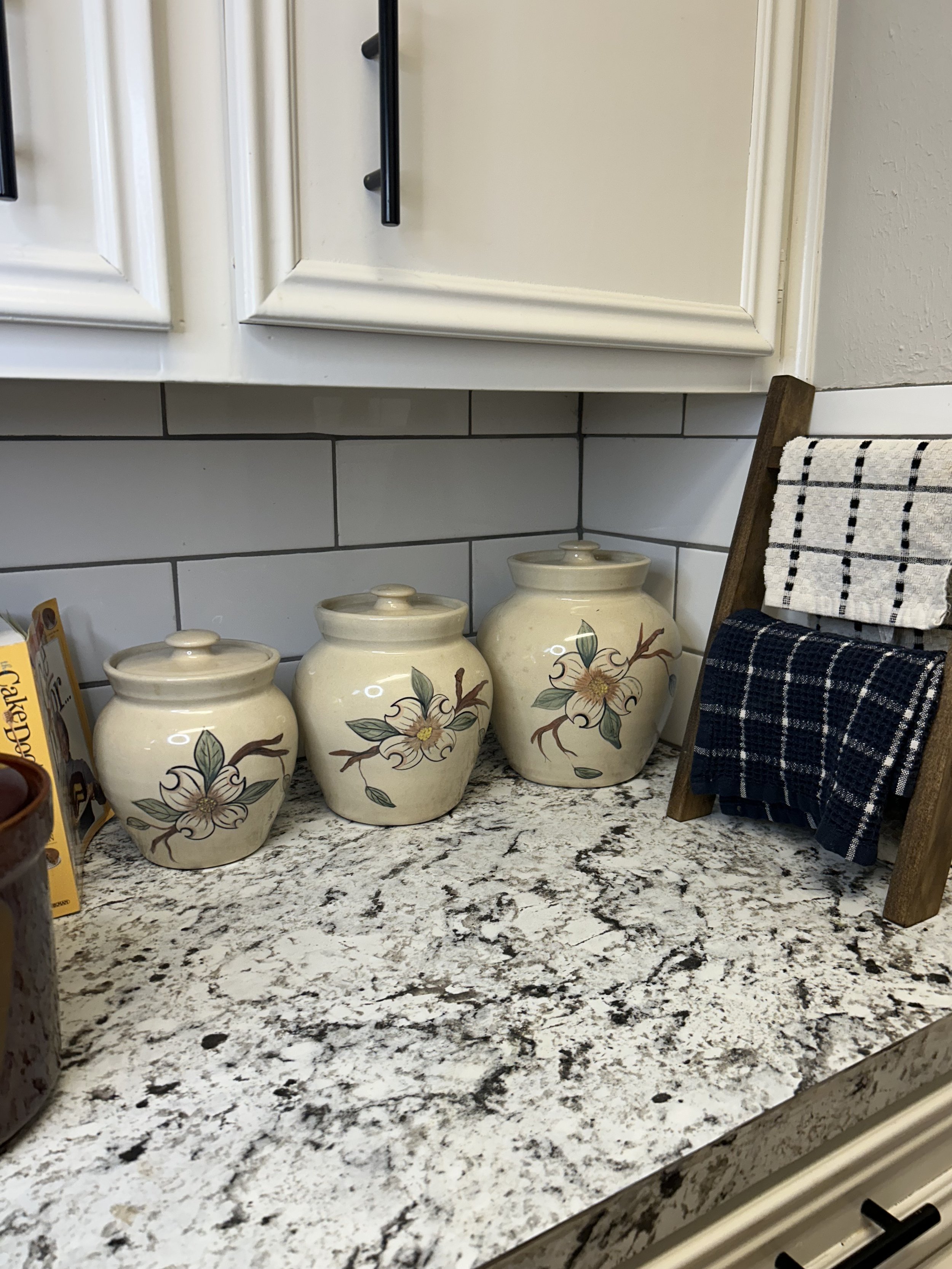 Vintage Casey Pottery Marshall Texas Magnolia Design 3-Piece Stoneware Canister Set 🌸🌿