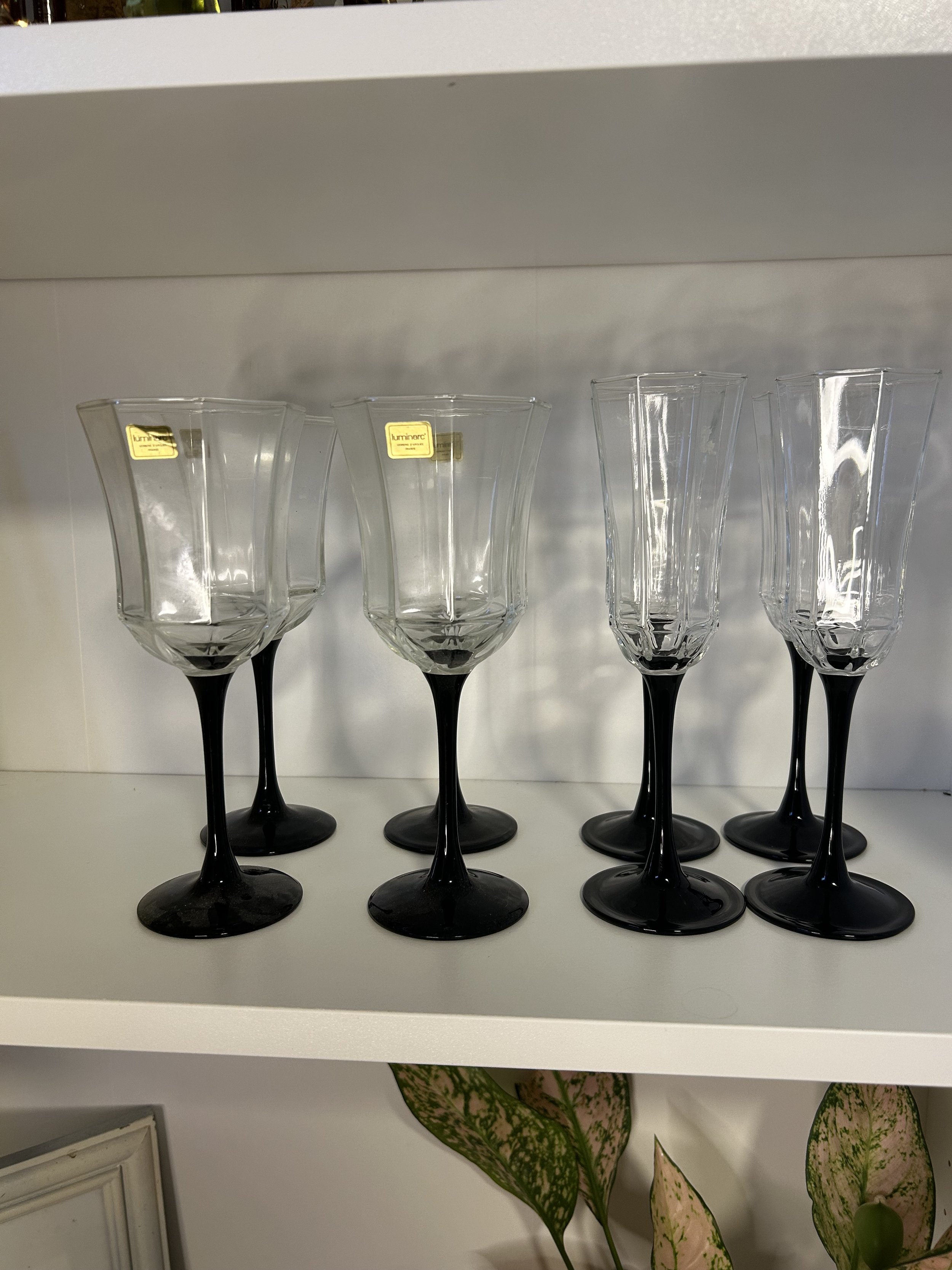 Set of 8 Vintage Arcoroc "Octime" Glasses – 4 Wine + 4 Champagne Flutes 🥂🖤 – Made in France