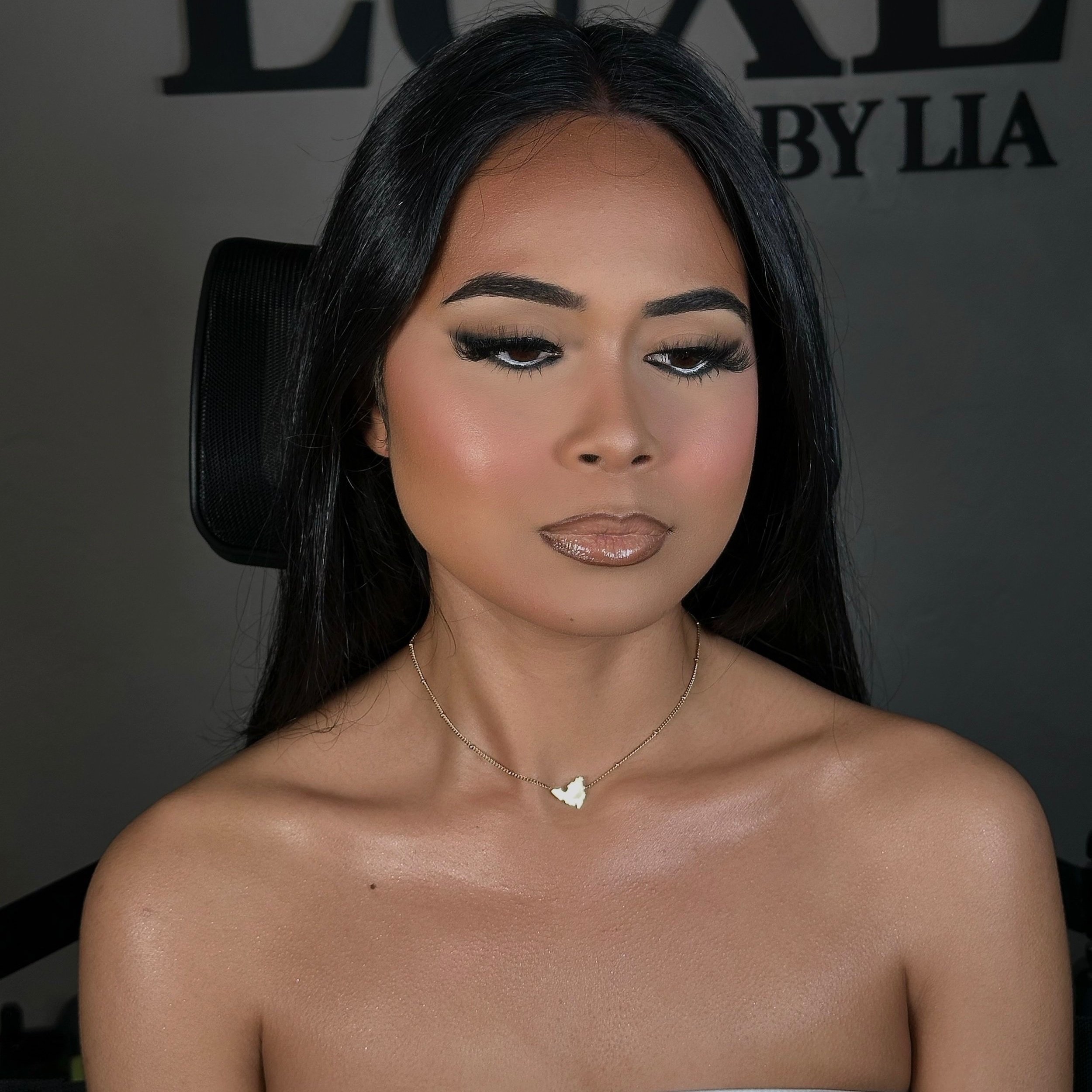 Luxe Buttercup Glam- Natural matte or glowy Soft Glam. This glam can be learned step by step with the Online Makeup Academy Soft Glam Artistry Course (Includes 5 looks). 