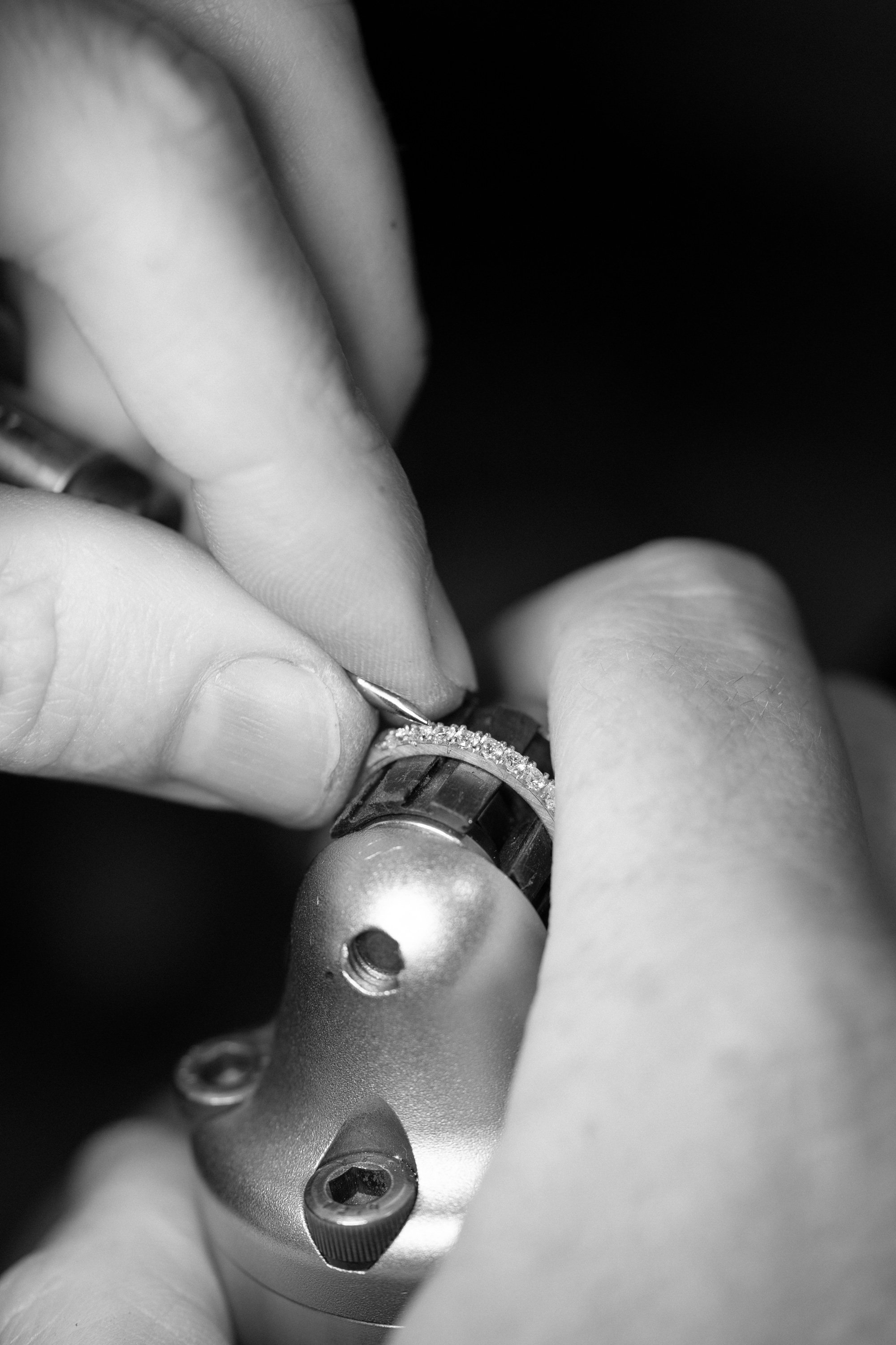 Oval_Lab_Band_Making.jpg