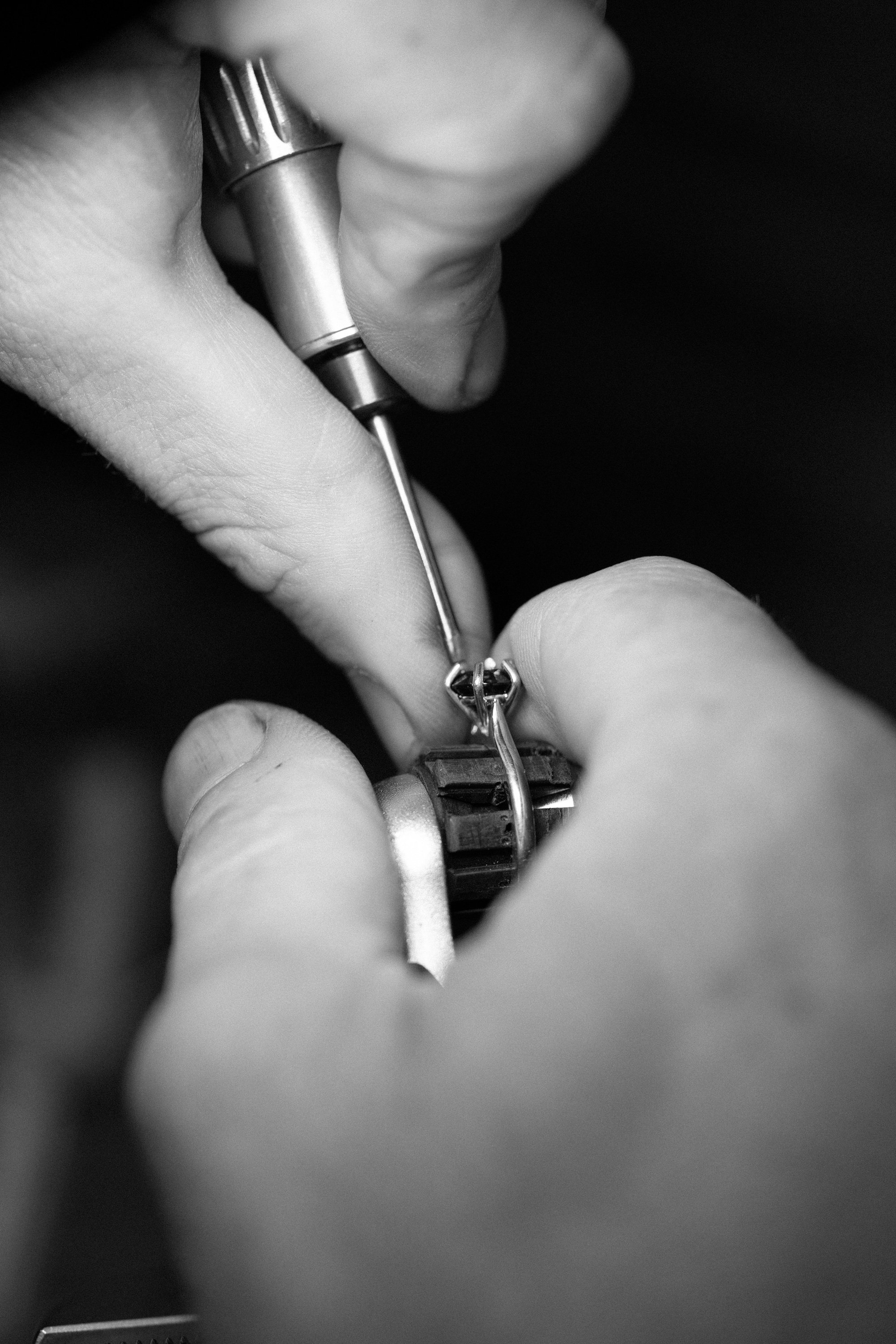 6_Claw_Blue_Solitaire_Making_1.jpg